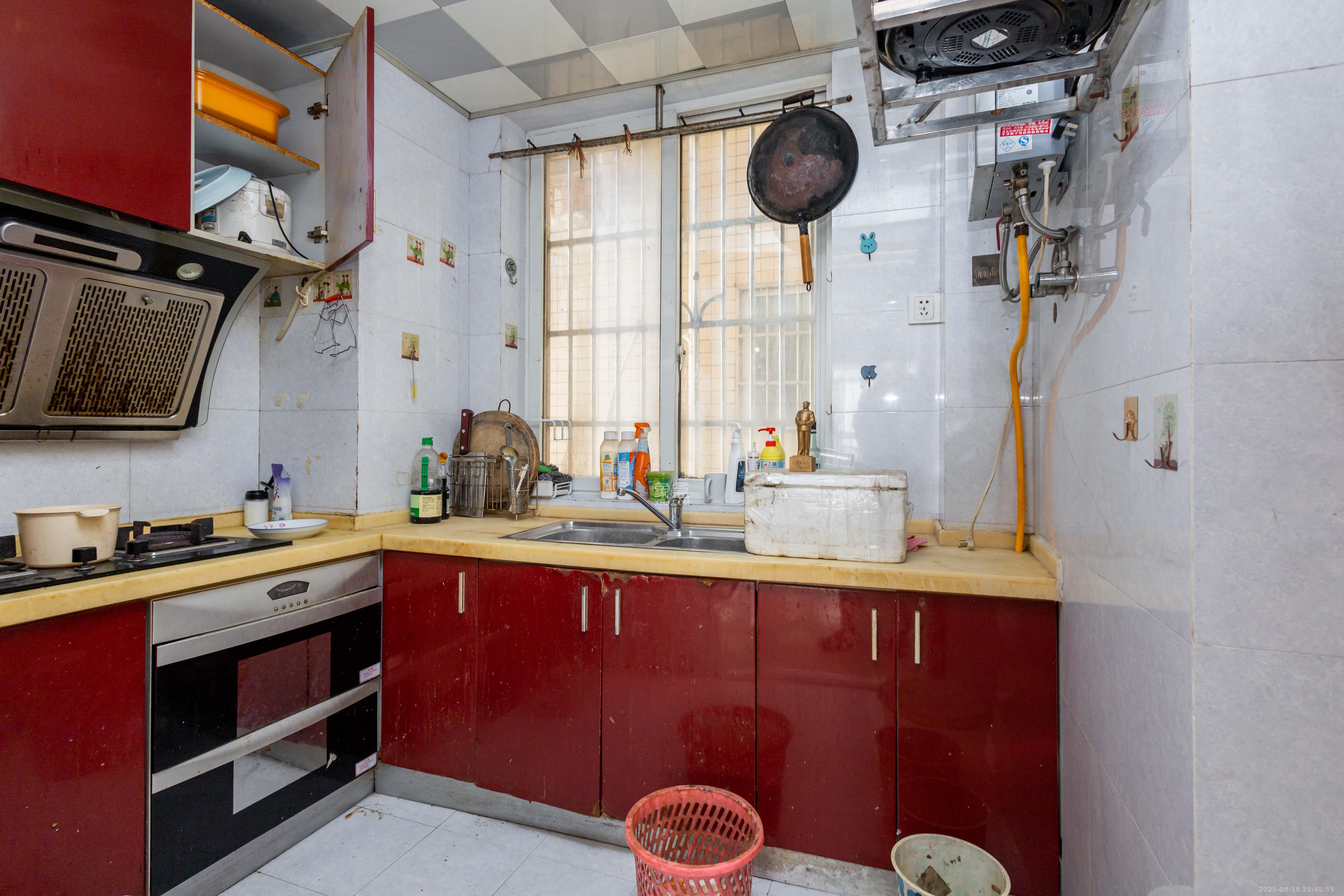 圣力华苑 2室2厅1卫 35.8万 圣力华苑 2室2厅1卫 35.8万厨房