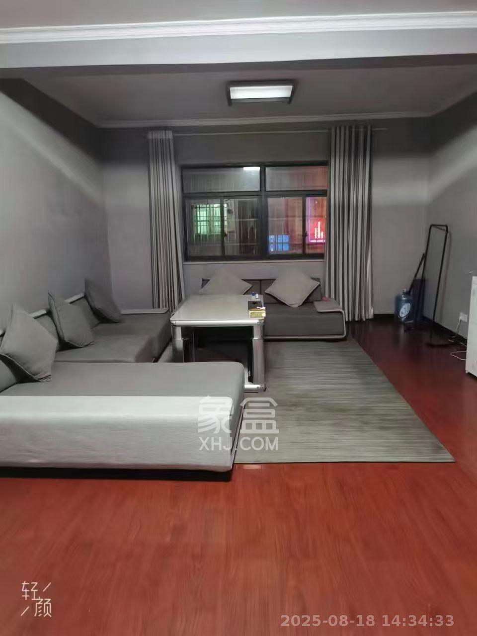 大桥四区 3室2厅1卫 2200.0元/月 大桥四区 3室2厅1卫 2200.0元/月室内图