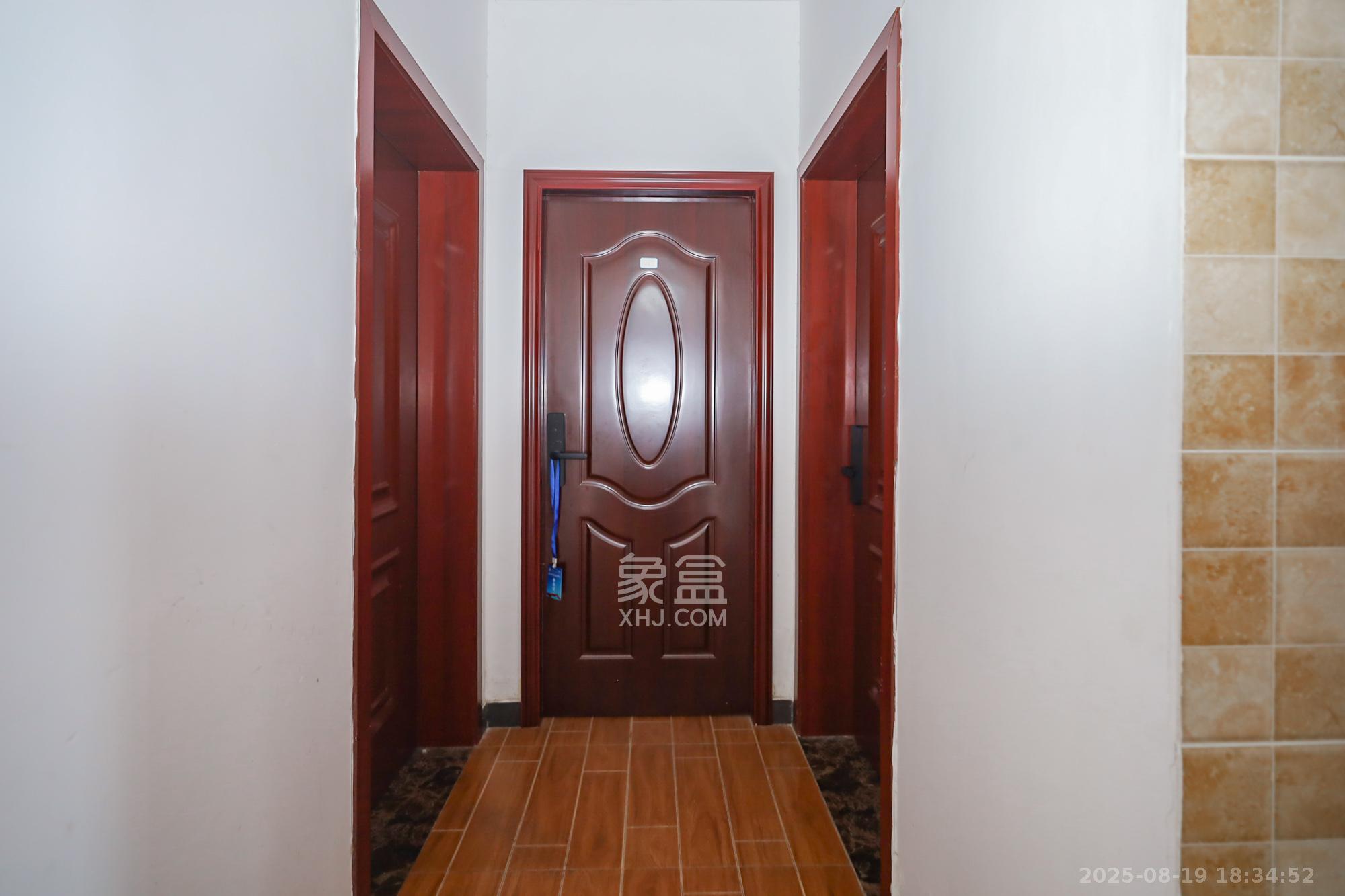 世茂外滩里（世茂铂翠湾三期）  4室2厅2卫    245.0万其他