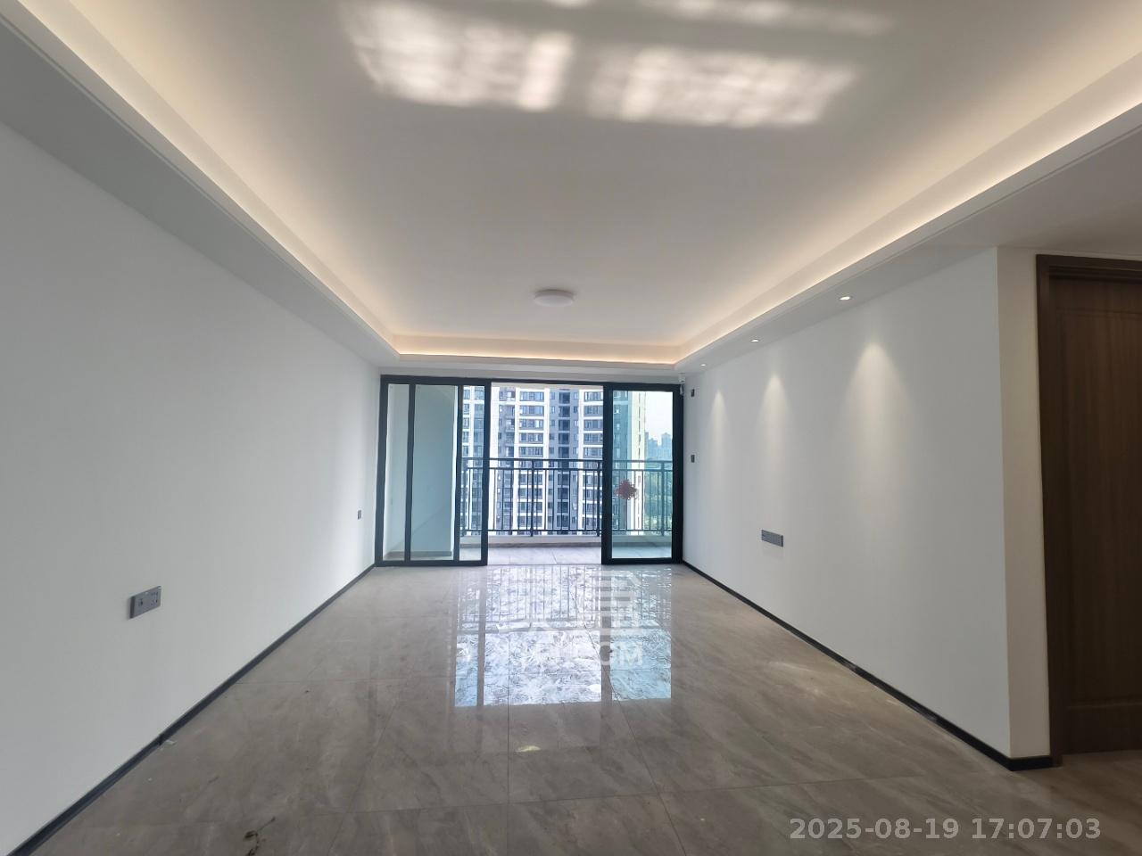 金茂越秀雨花金茂智慧科学城  4室2厅2卫    3500.0元/月 金茂越秀雨花金茂智慧科学城  4室2厅2卫    3500.0元/月室内图1