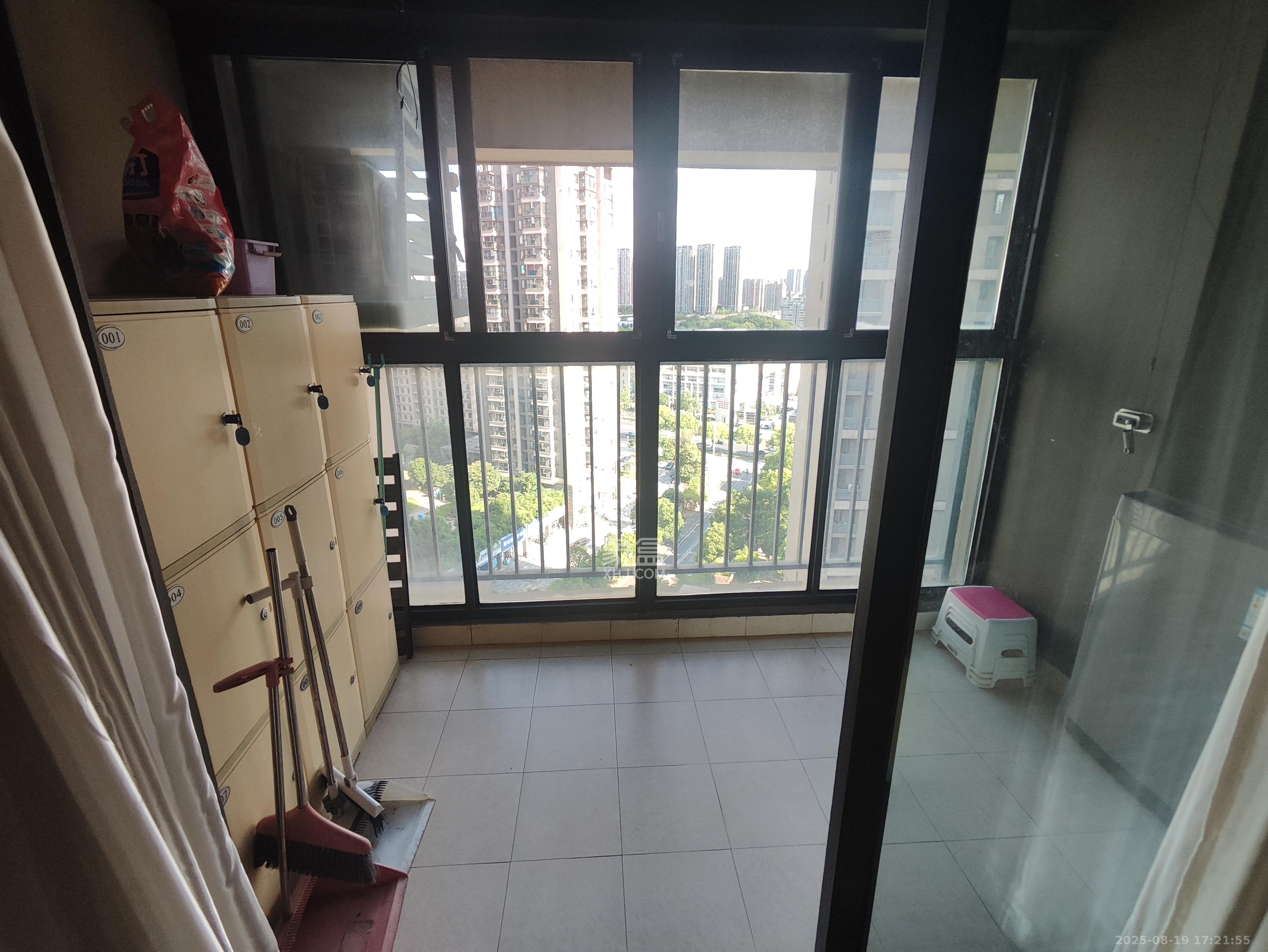 万科金域华府一期 3室1厅1卫 2700.0元/月 万科金域华府一期 3室1厅1卫 2700.0元/月室内图