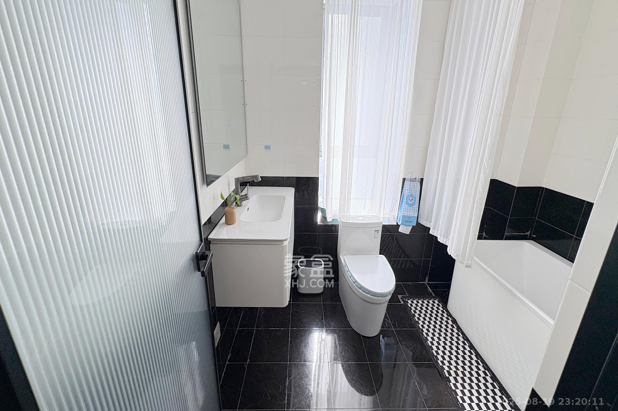 颐美园 4室2厅2卫 130.0万 颐美园 4室2厅2卫 130.0万卫生间