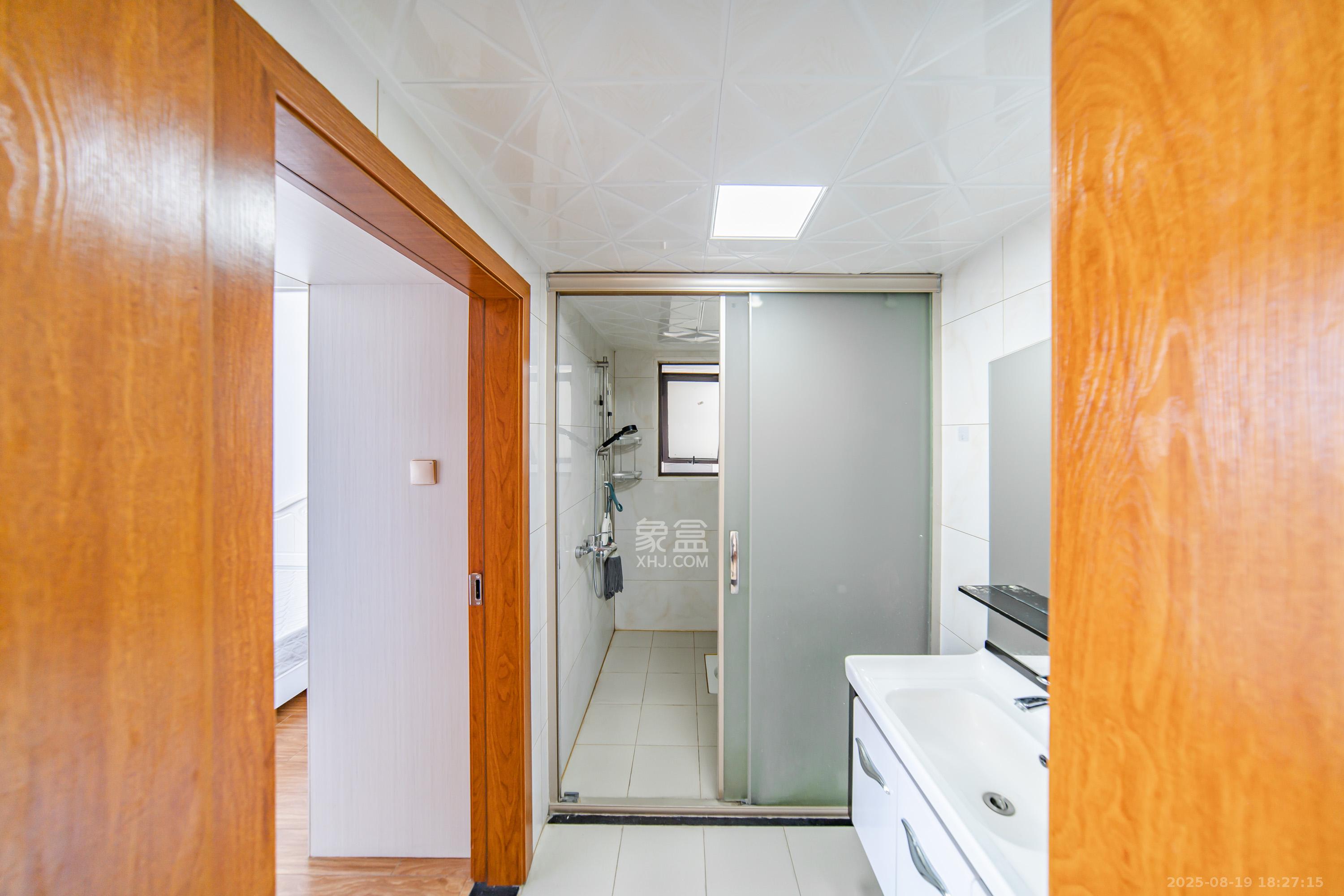 北大资源理想家园  3室2厅2卫    126.0万 北大资源理想家园  3室2厅2卫    126.0万卫生间