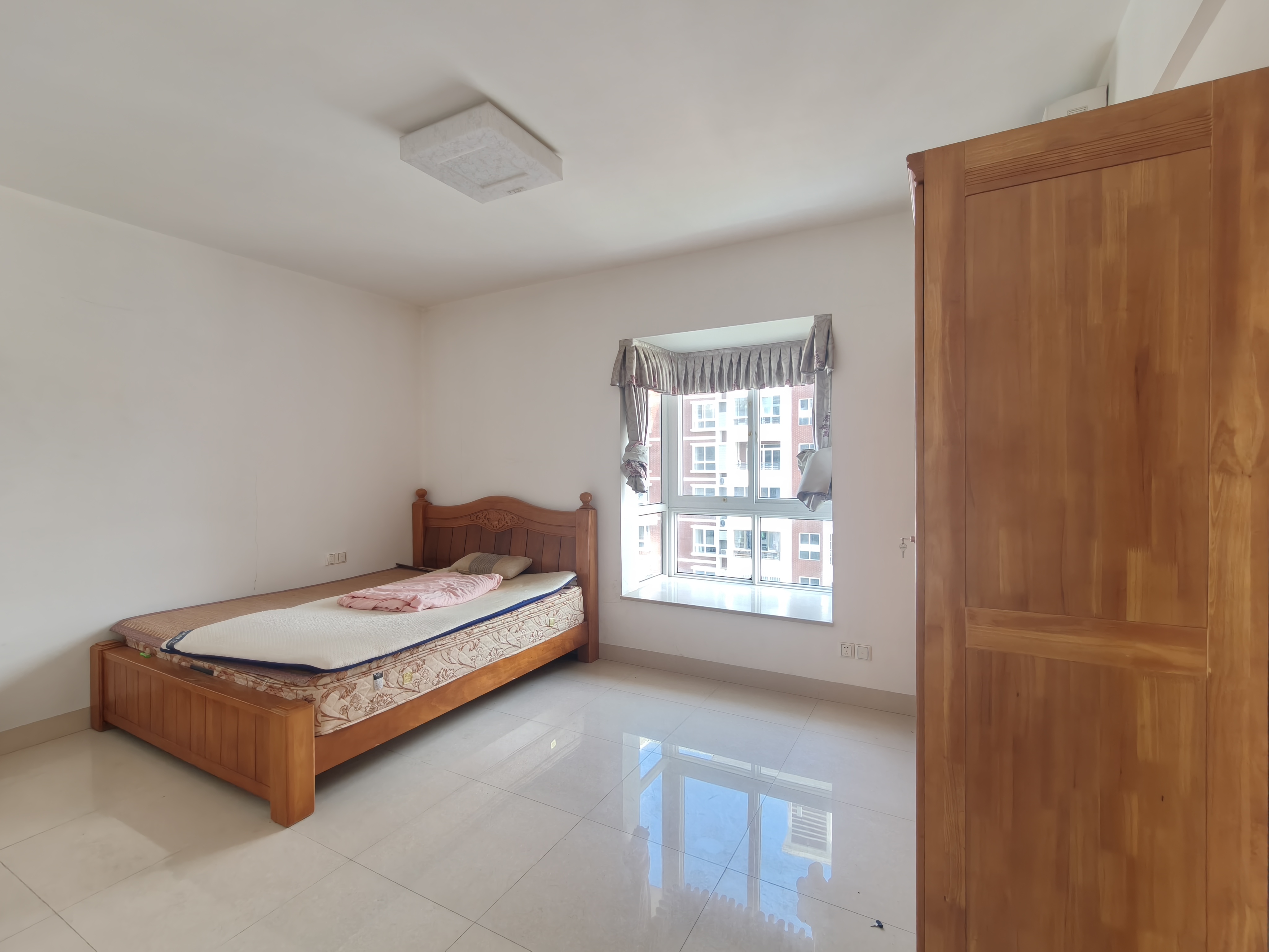 维多利亚花园 3室2厅2卫 3000.0元/月 维多利亚花园 3室2厅2卫 3000.0元/月室内图