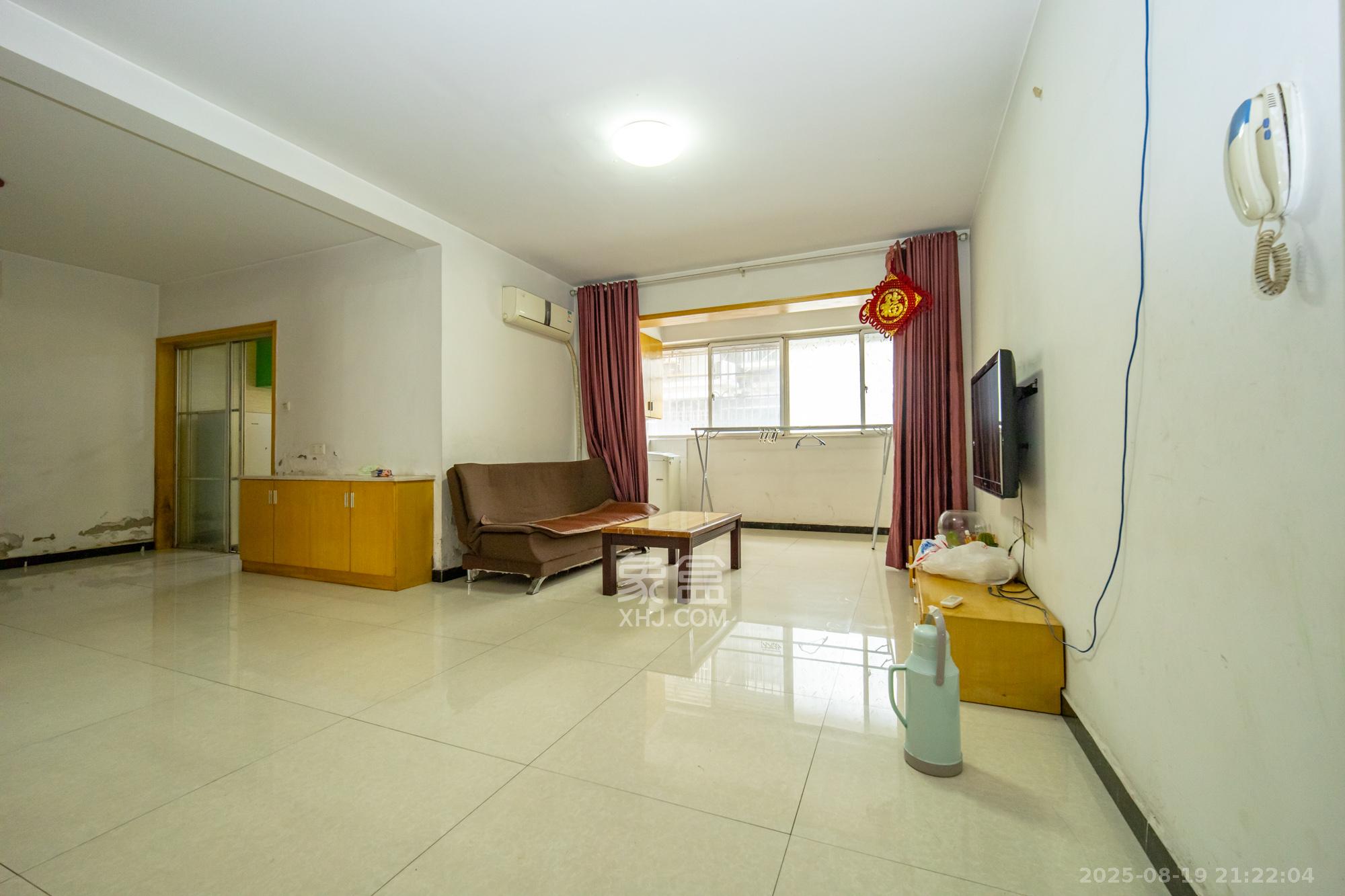 湘楚家园 2室2厅1卫 29.8万 湘楚家园 2室2厅1卫 29.8万客厅