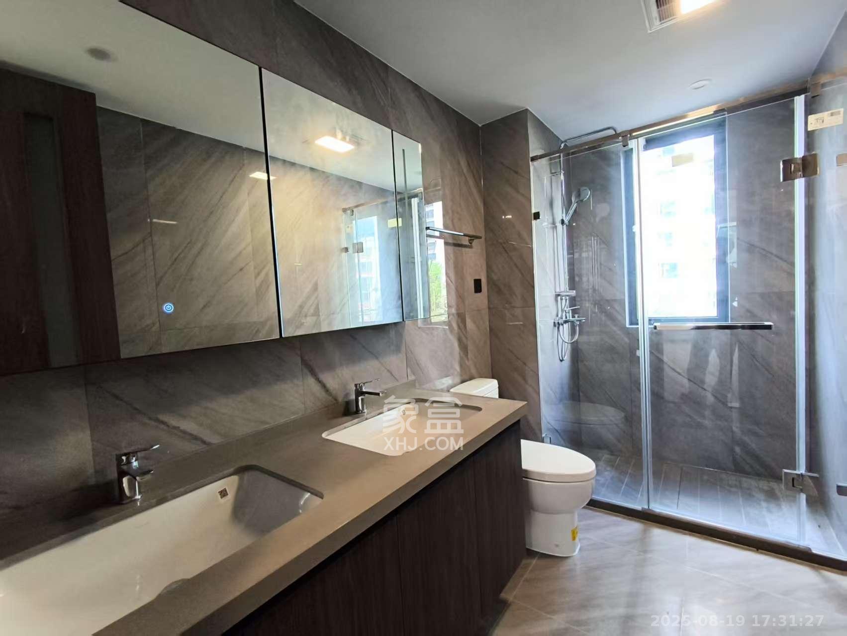 龙湖天璞  4室2厅3卫    4800.0元/月室内图