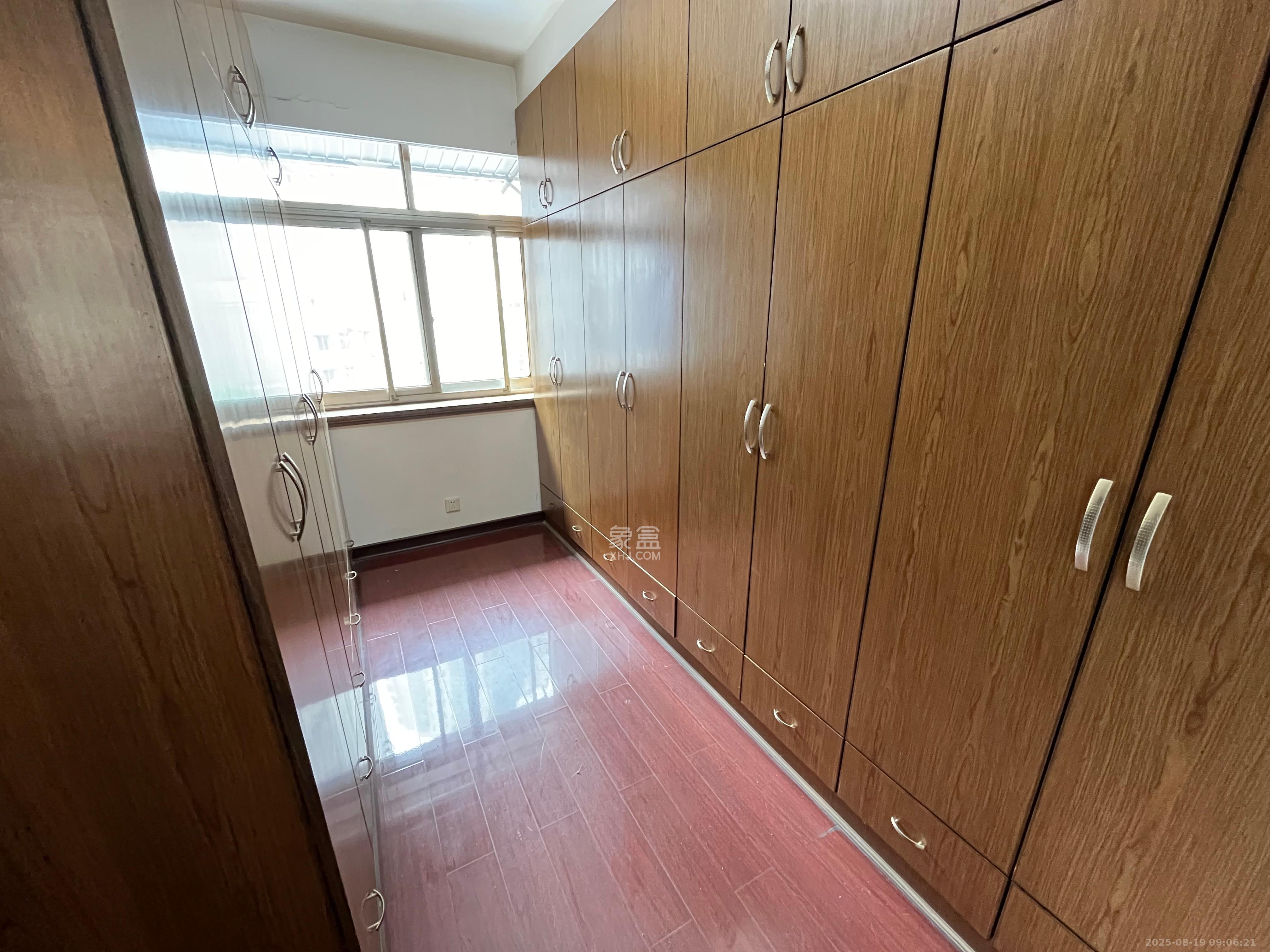 杂技团宿舍  2室1厅1卫   1500.00元/月室内图