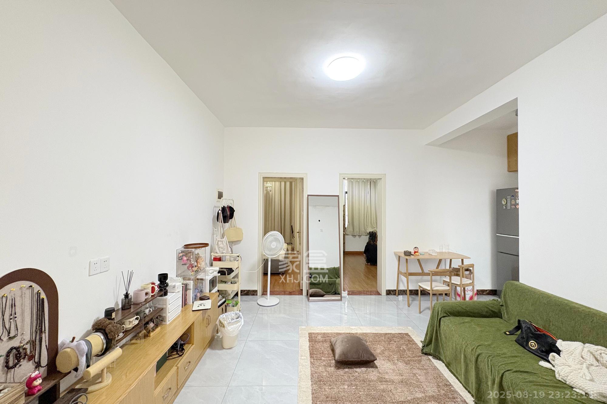 邮电新村  3室1厅1卫   80.00万客厅