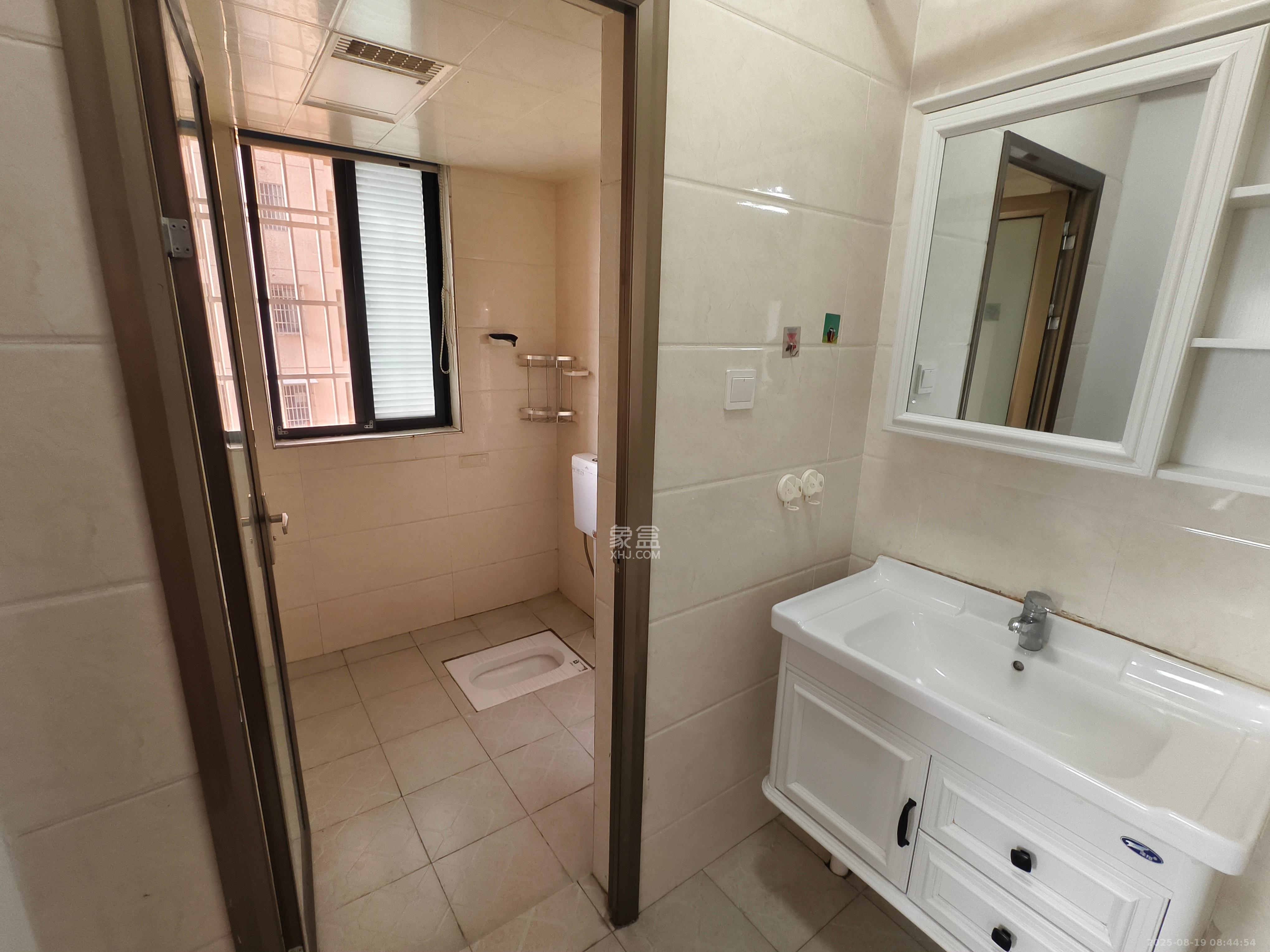 圭塘三小区 2室1厅1卫 2600.0元/月 圭塘三小区 2室1厅1卫 2600.0元/月室内图