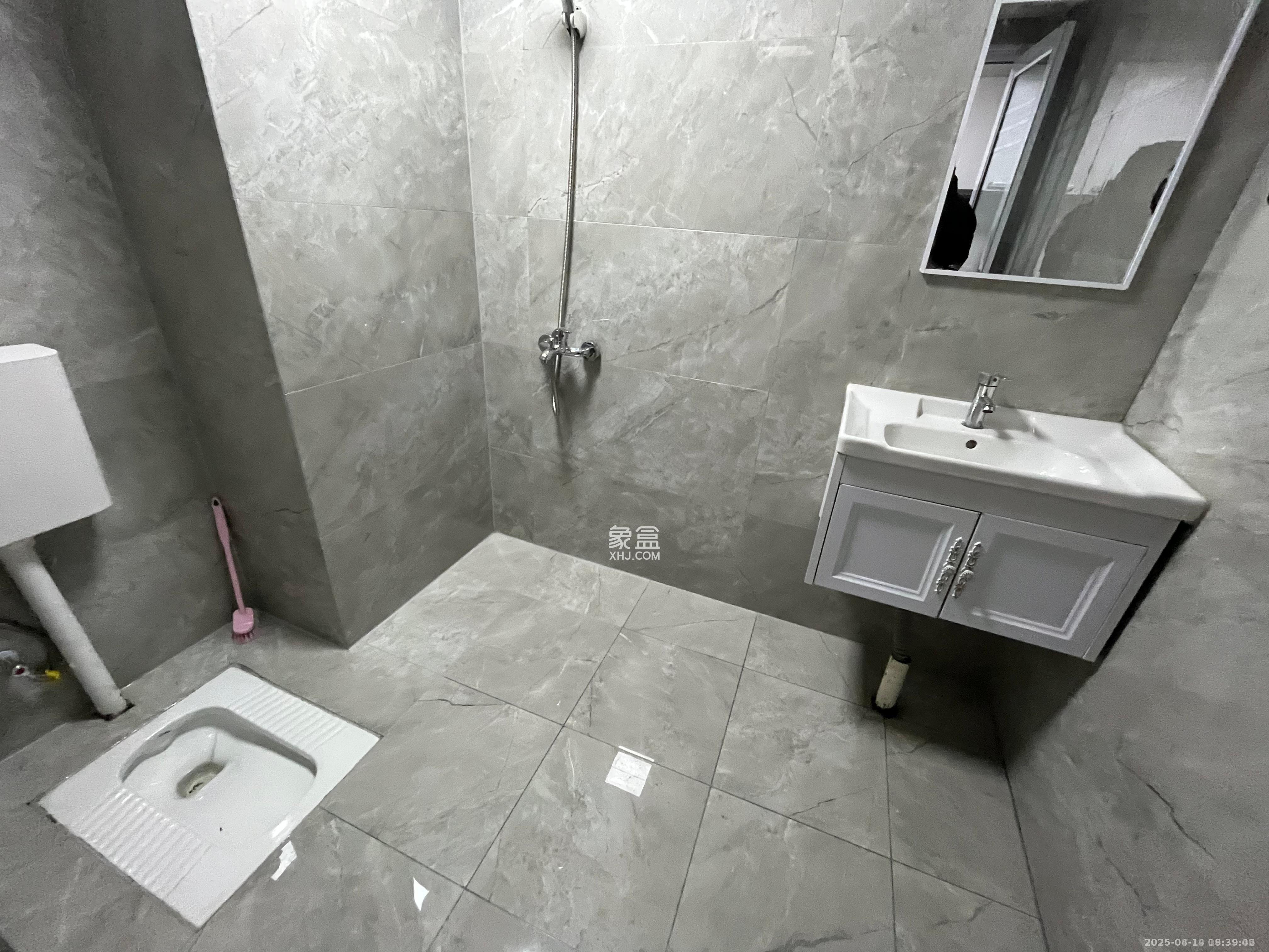 曙光领峰（曙光家园）  1室1厅1卫    1650.0元/月室内图