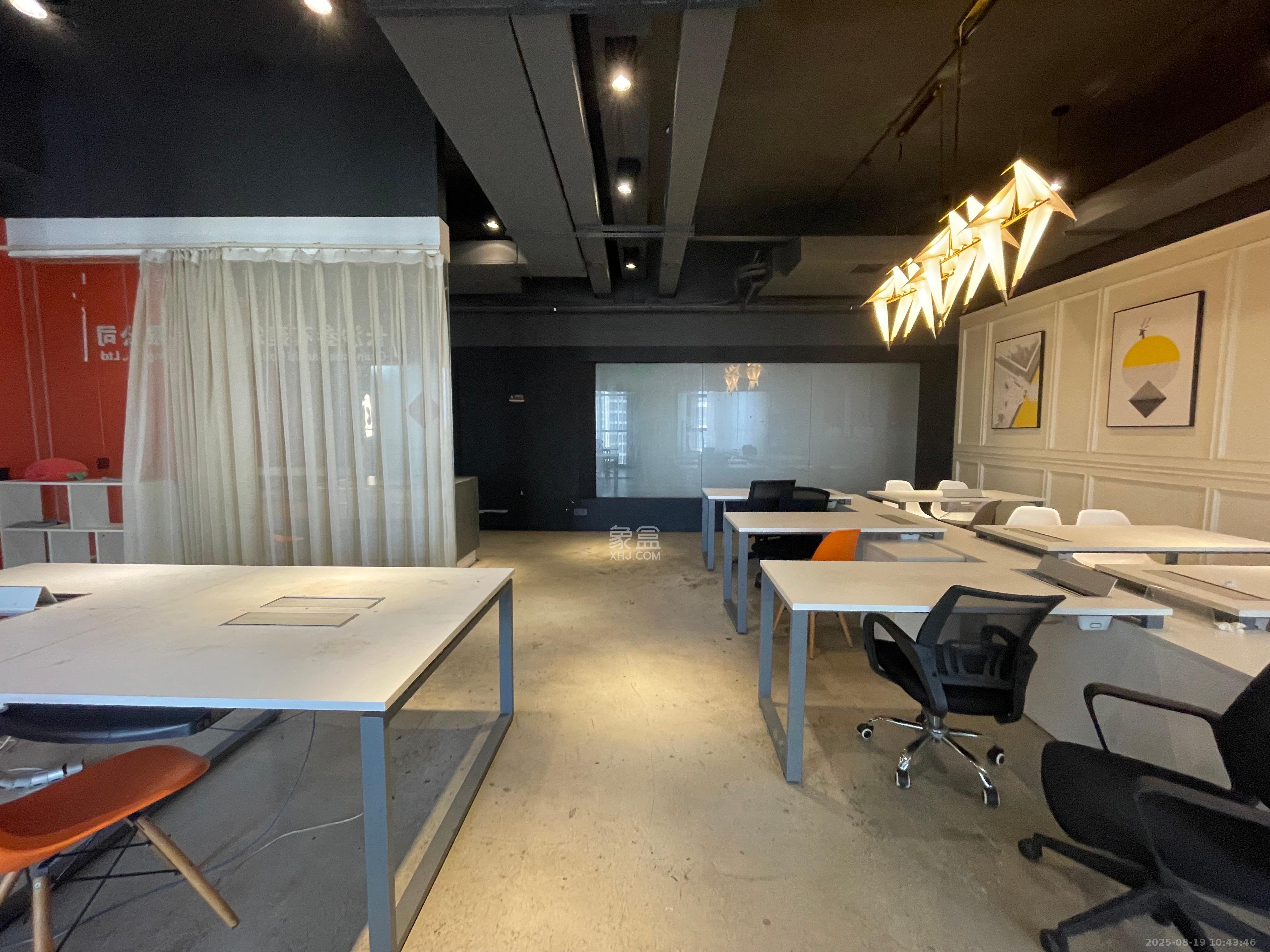 融科东南海   129.8㎡      5500.0元/月室内图