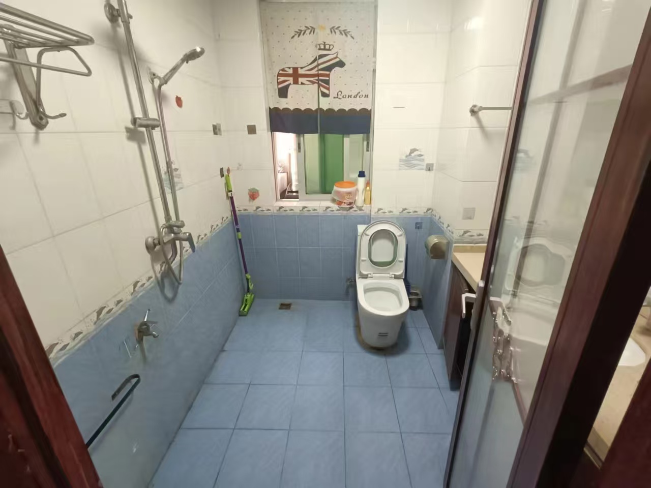 金都花园 3室2厅1卫 2300.00元/月 金都花园 3室2厅1卫 2300.00元/月室内图