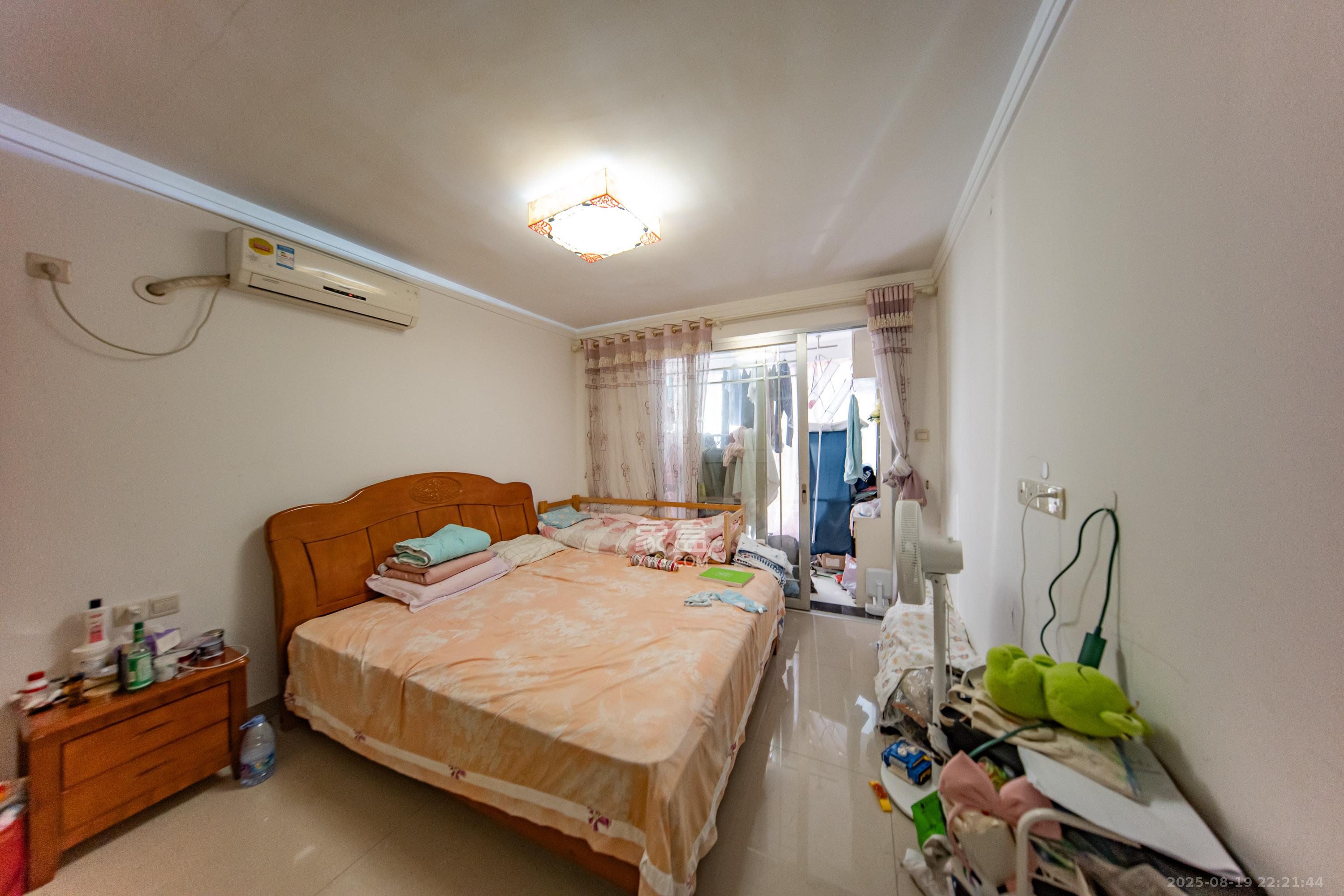 枫华府第 1室2厅1卫 46.0万 枫华府第 1室2厅1卫 46.0万卧室