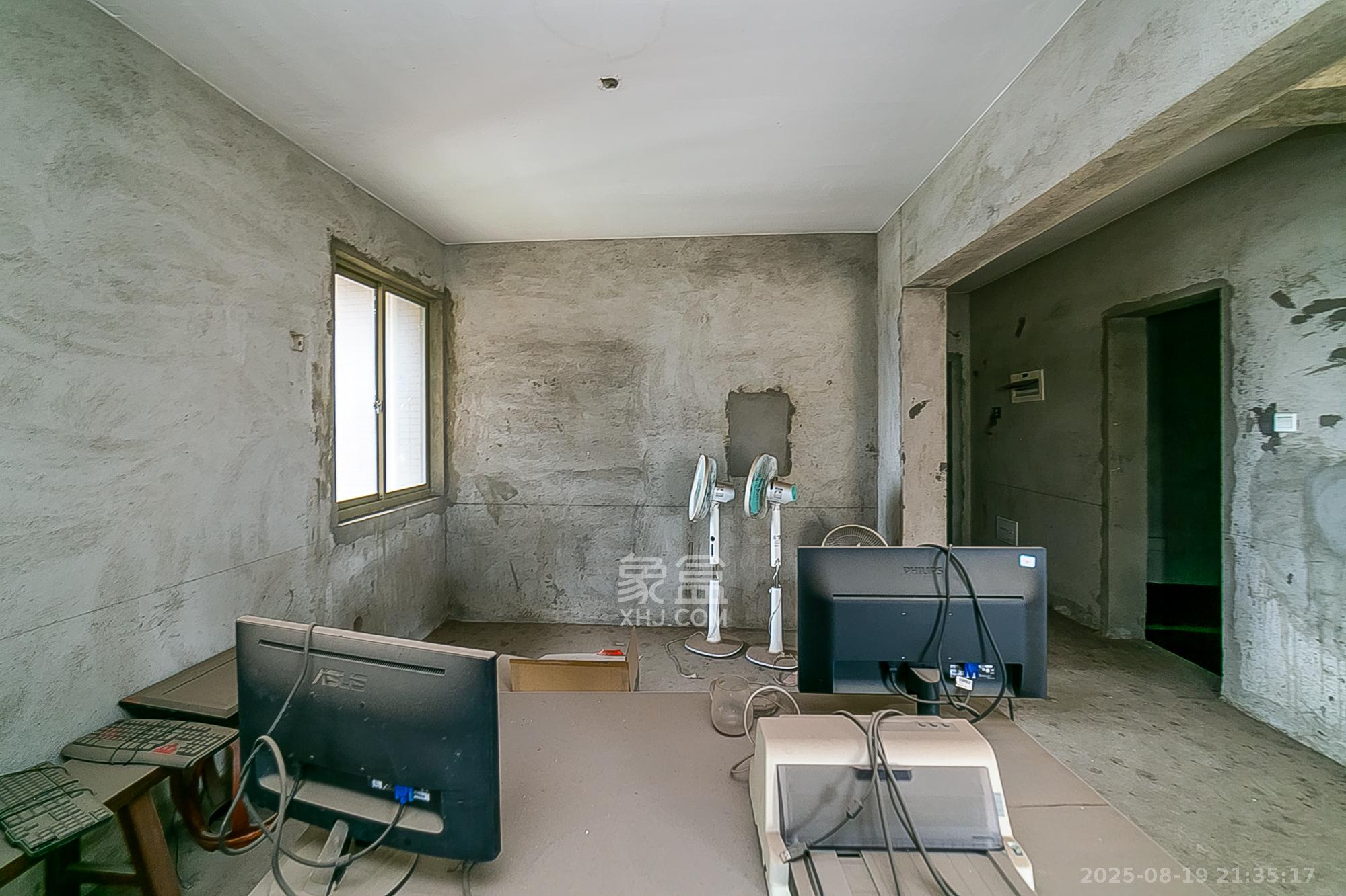 层上观邸 4室2厅2卫 100.00万 层上观邸 4室2厅2卫 100.00万卧室