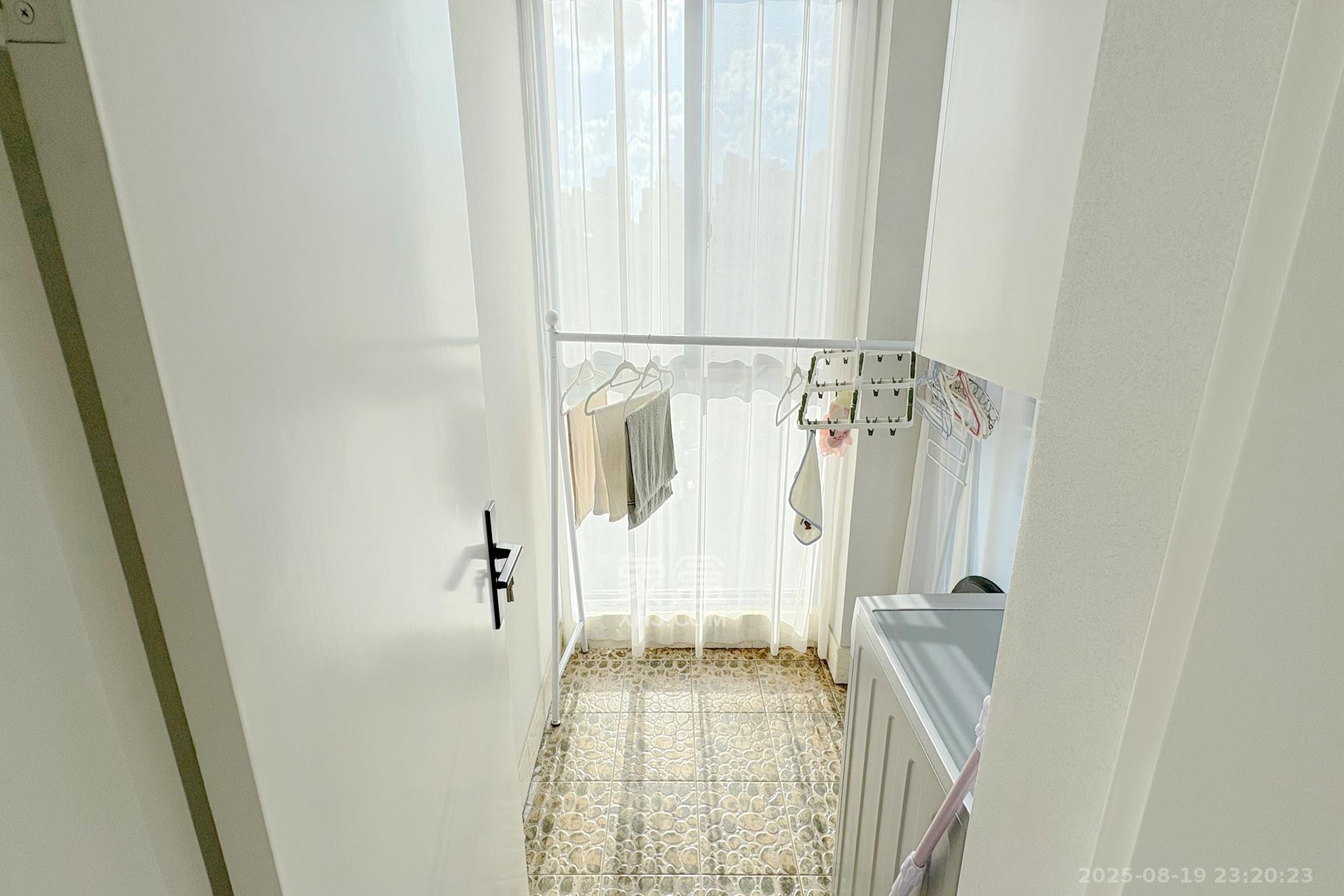 颐美园 4室2厅2卫 130.0万 颐美园 4室2厅2卫 130.0万阳台