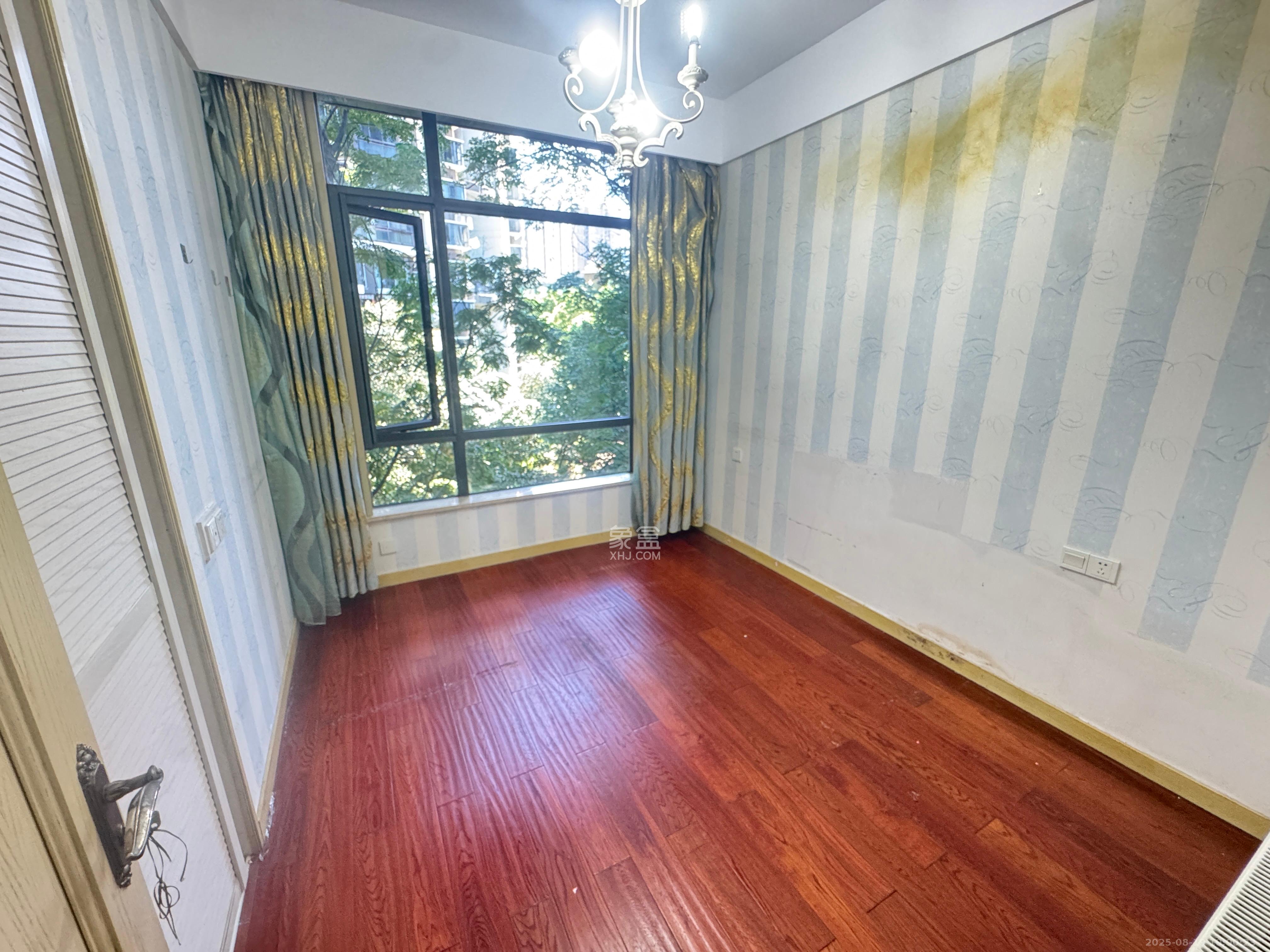 西山汇景一、二期 4室3厅3卫 8500.0元/月 西山汇景一、二期 4室3厅3卫 8500.0元/月室内图