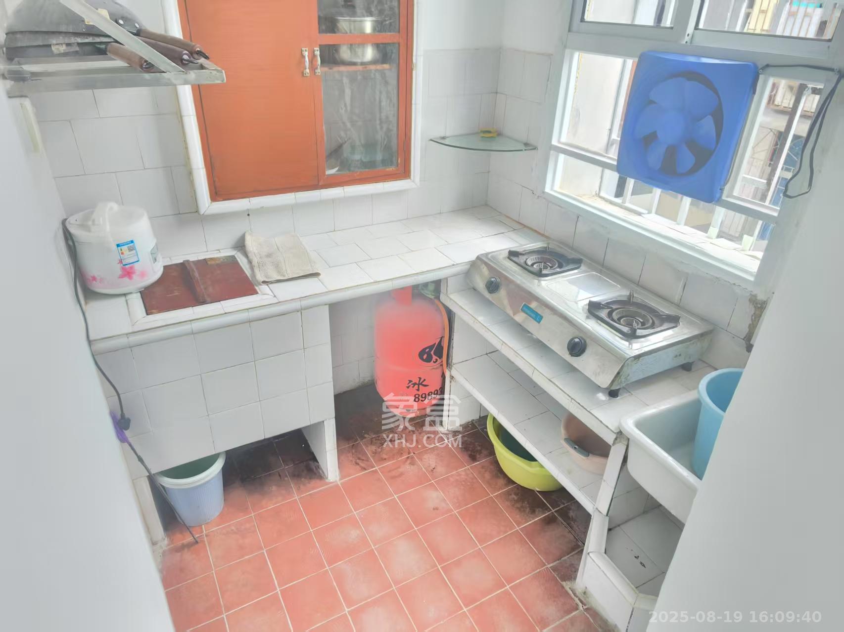 高正街散盘  2室1厅1卫    1400.0元/月 高正街散盘  2室1厅1卫    1400.0元/月室内图1