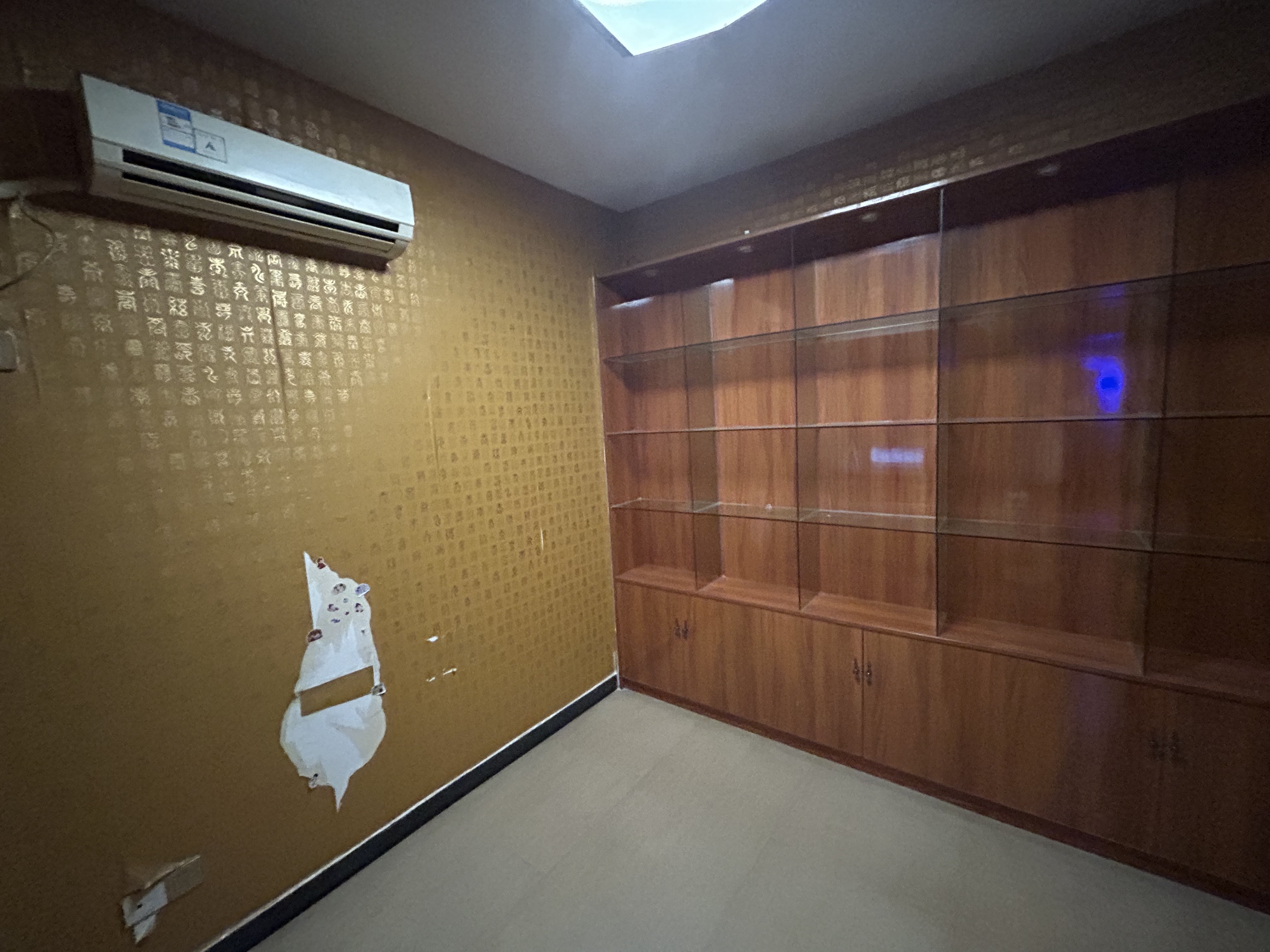 逸臣广场 2室2厅1卫 1500.0元/月 逸臣广场 2室2厅1卫 1500.0元/月室内图