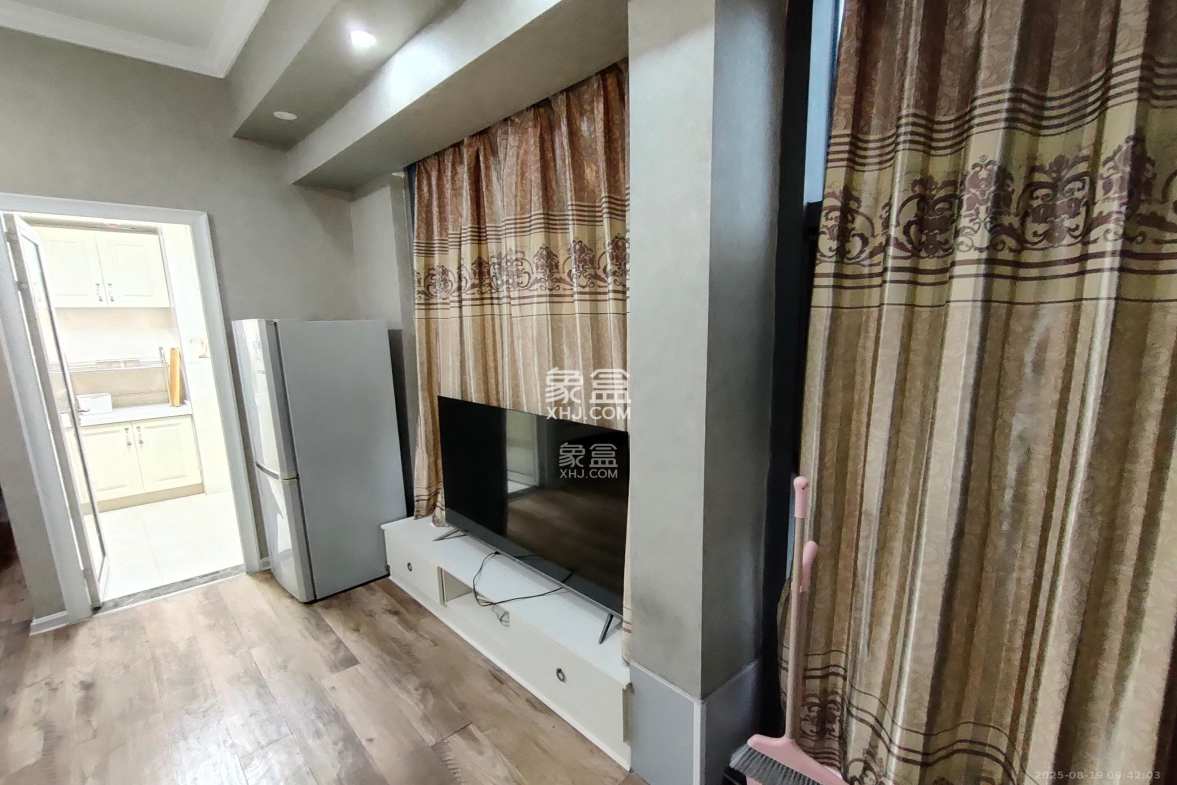 第六都(陆都小区)  1室0厅0卫    1800.0元/月 第六都(陆都小区)  1室0厅0卫    1800.0元/月室内图