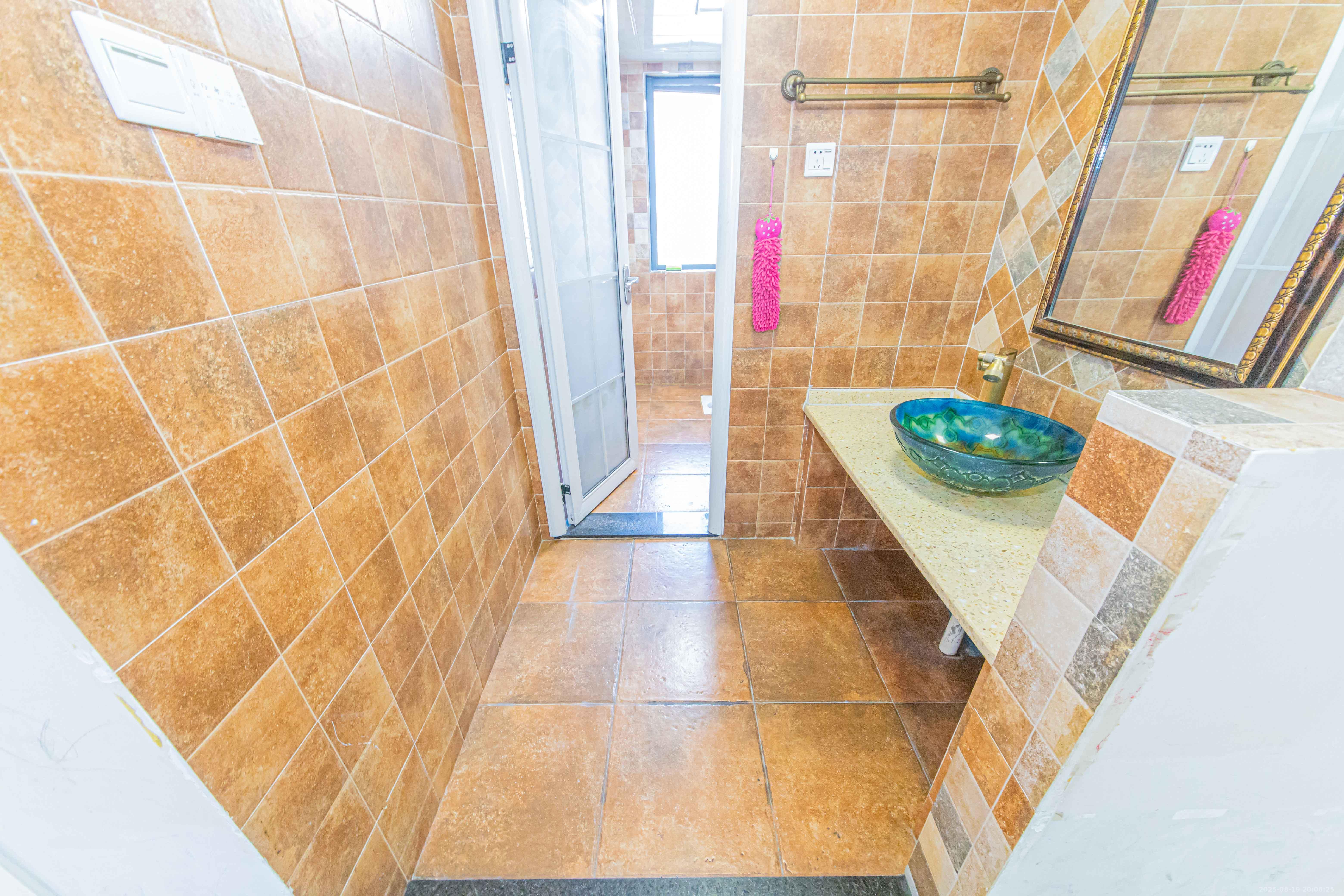 中建芙蓉嘉苑  3室2厅2卫    112.0万卫生间