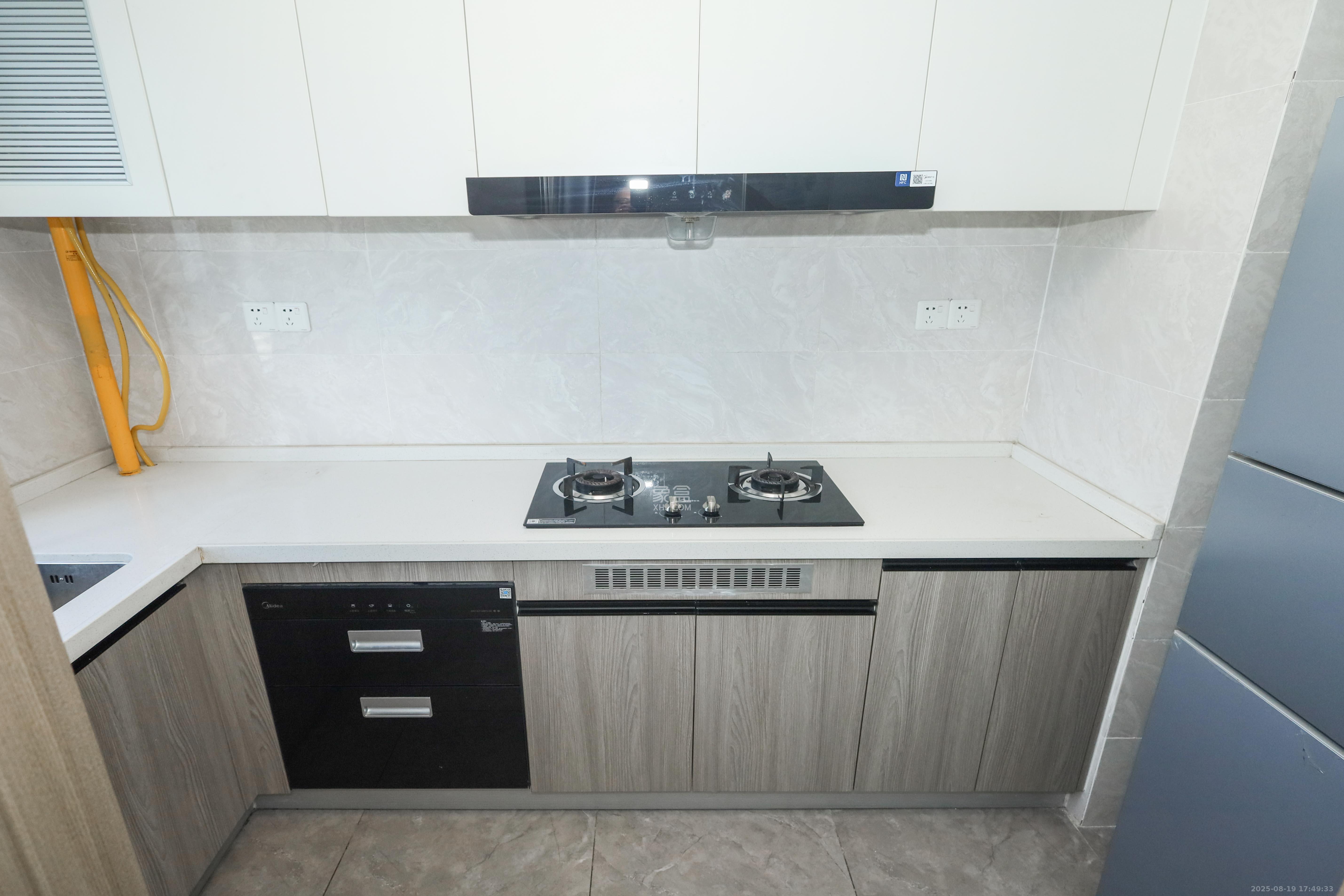 越秀亲爱里  4室2厅2卫    136.0万 越秀亲爱里  4室2厅2卫    136.0万厨房