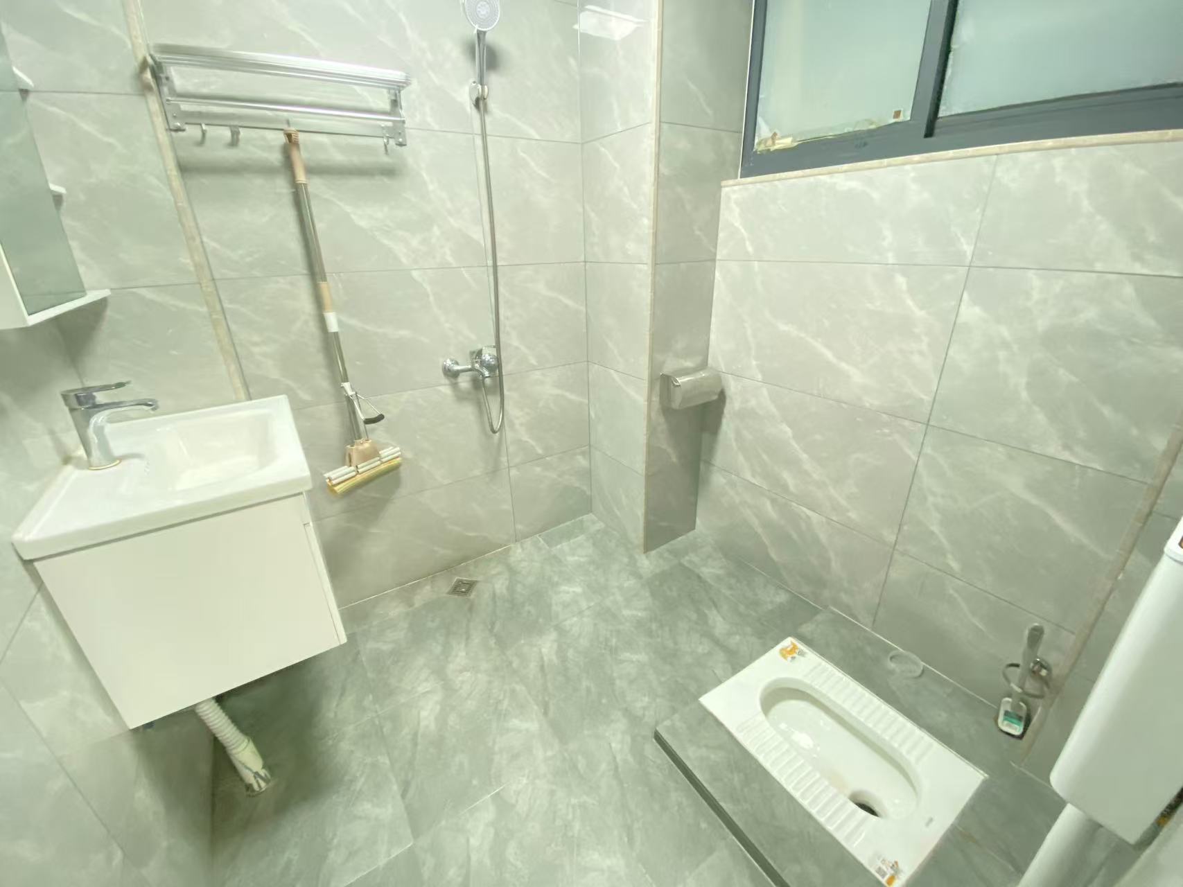 桥南创业大厦  1室1厅1卫    1080.0元/月室内图