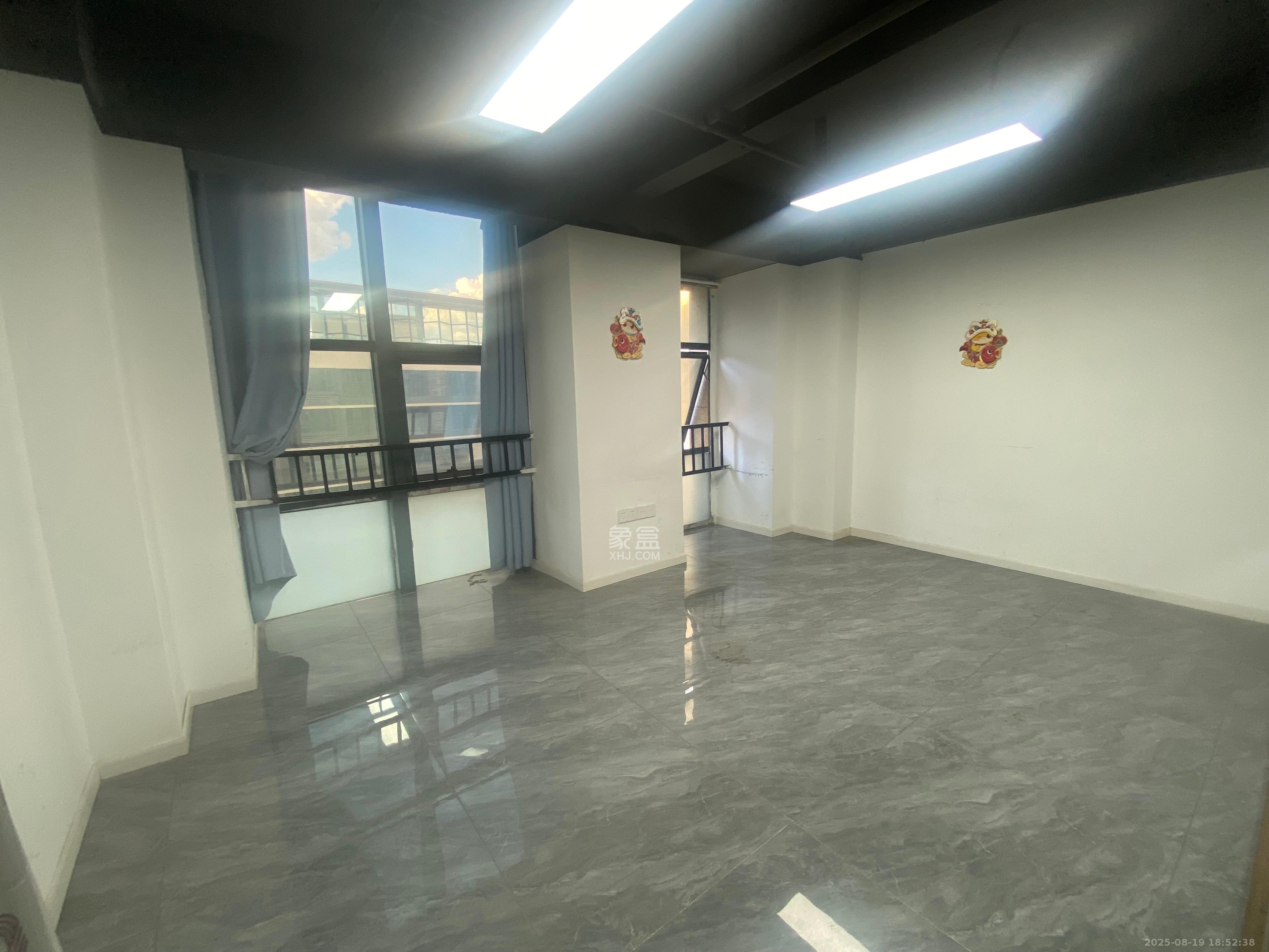 蓝湾国际广场 1室0厅0卫 9000.0元/月 蓝湾国际广场 1室0厅0卫 9000.0元/月室内图