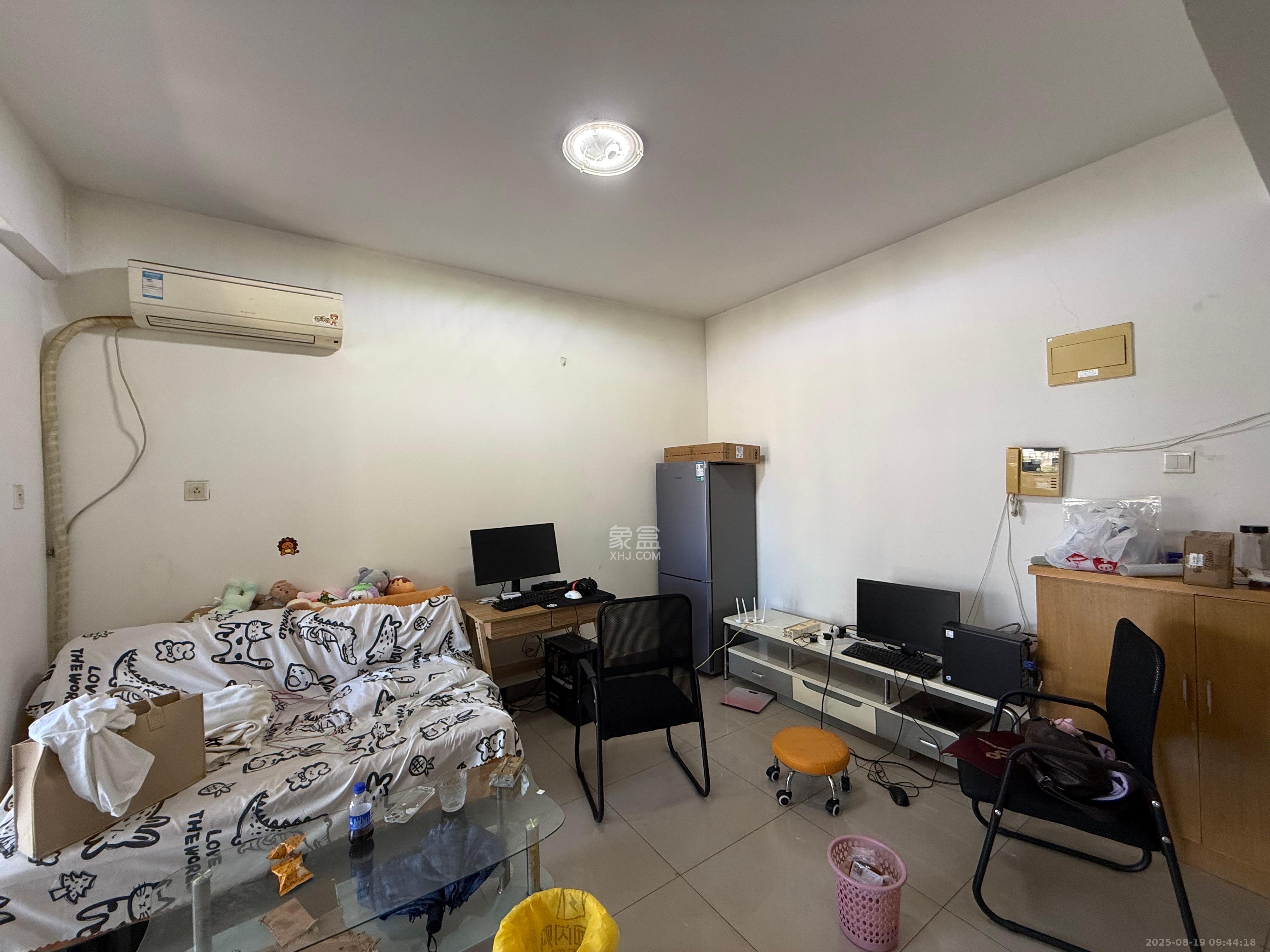 欧园  1室1厅1卫   1800.00元/月室内图