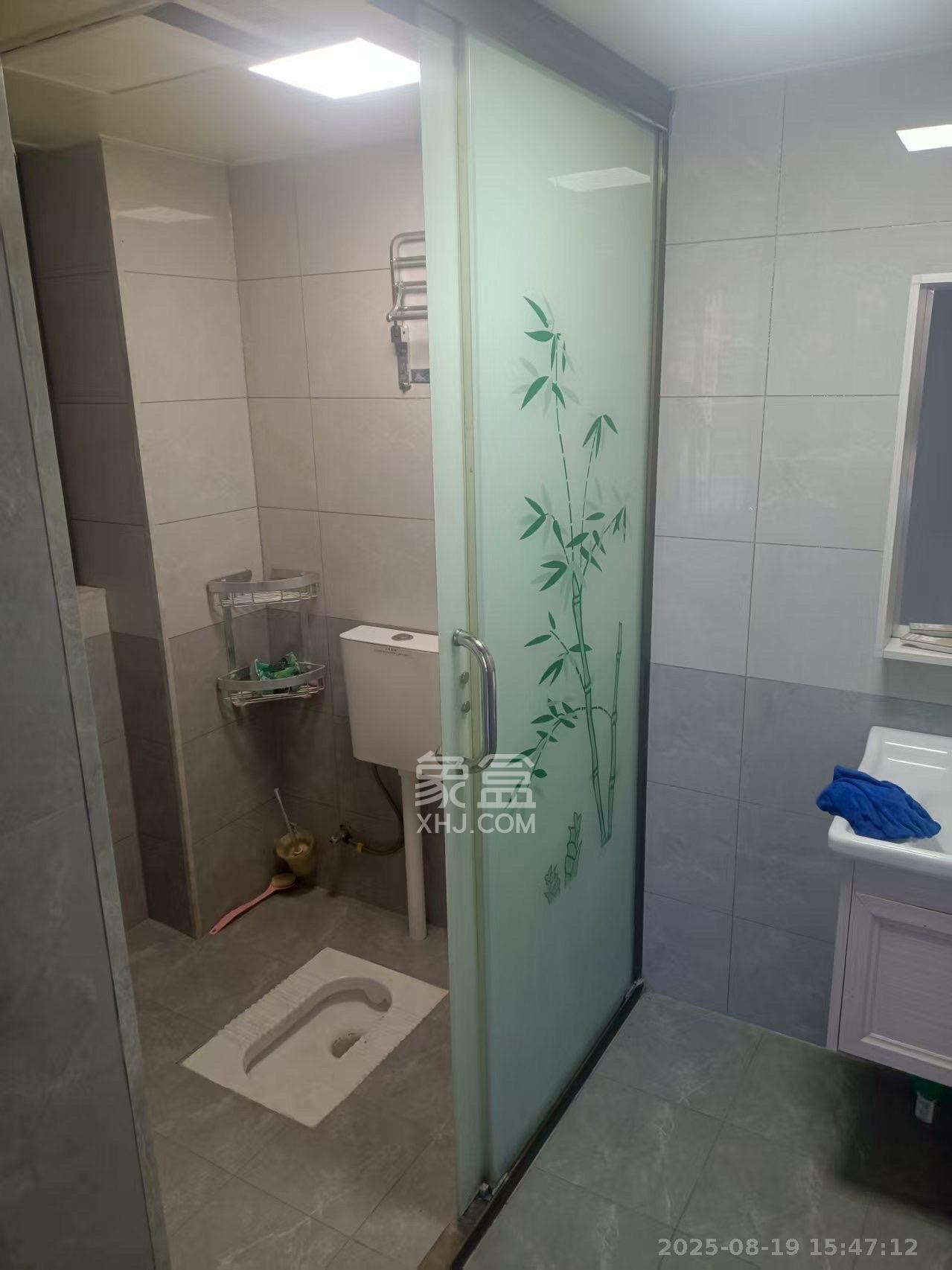 湘域国际广场（联晟家园商住小区）  3室2厅2卫   2500.00元/月室内图