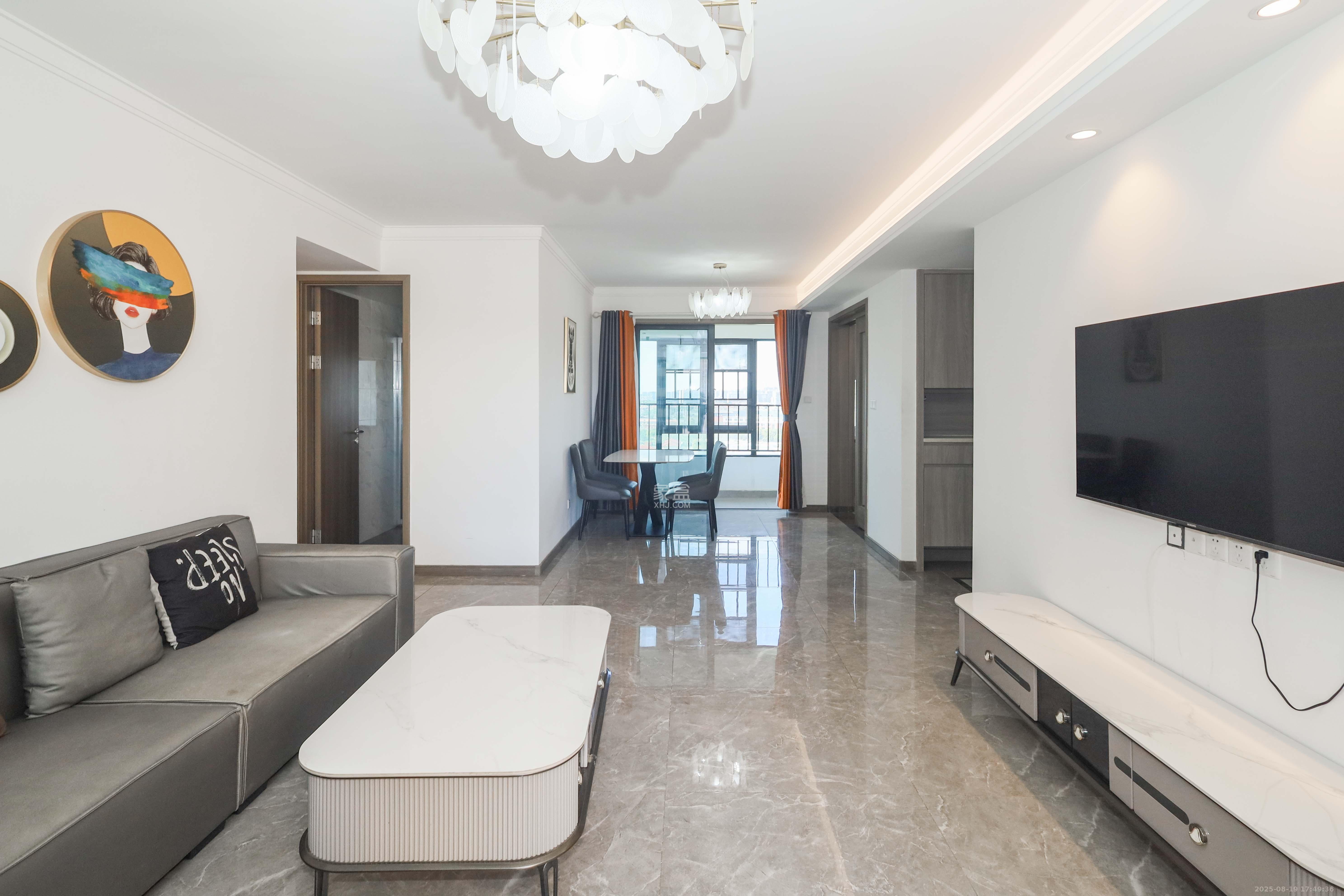 越秀亲爱里  4室2厅2卫    136.0万 越秀亲爱里  4室2厅2卫    136.0万客厅