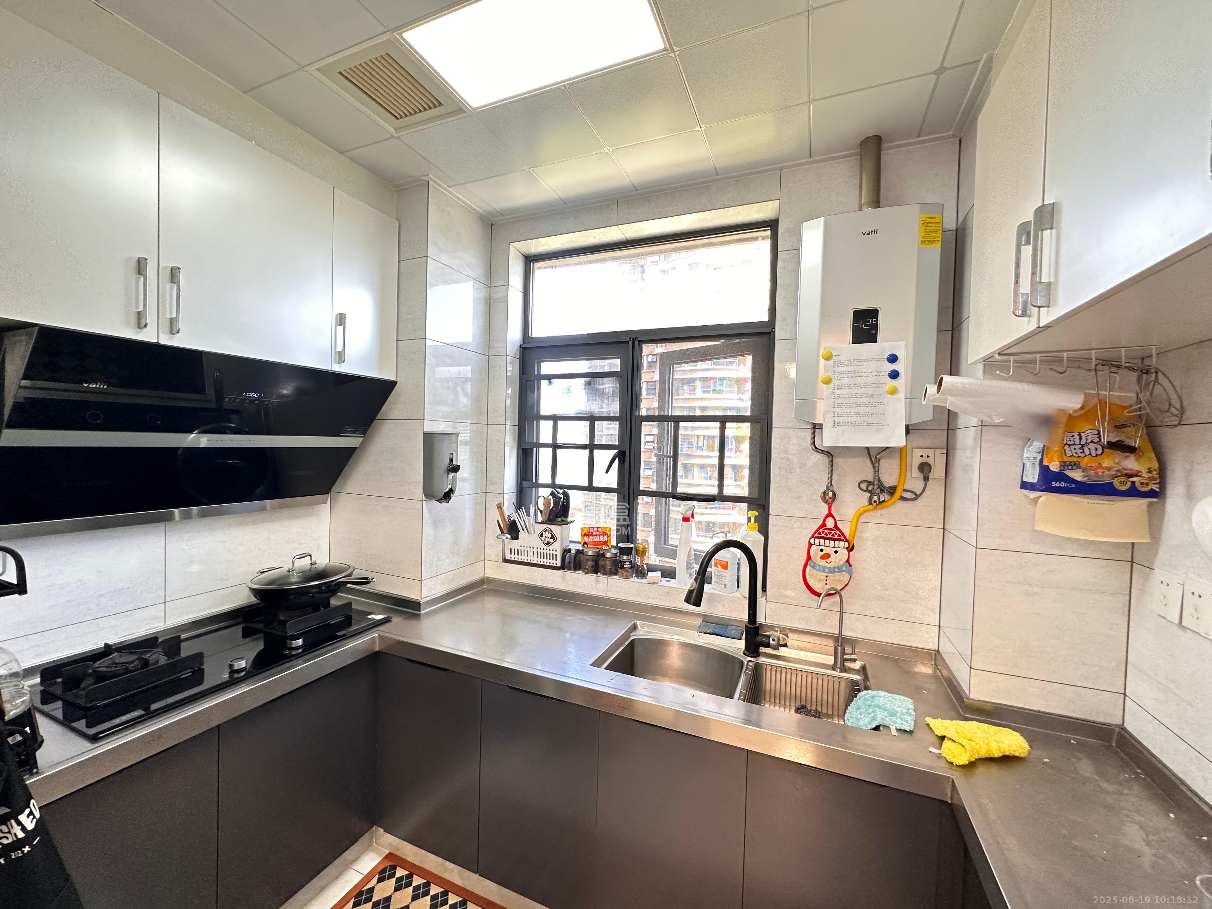 嘉雨兴园 2室1厅1卫 3800.00元/月 嘉雨兴园 2室1厅1卫 3800.00元/月室内图