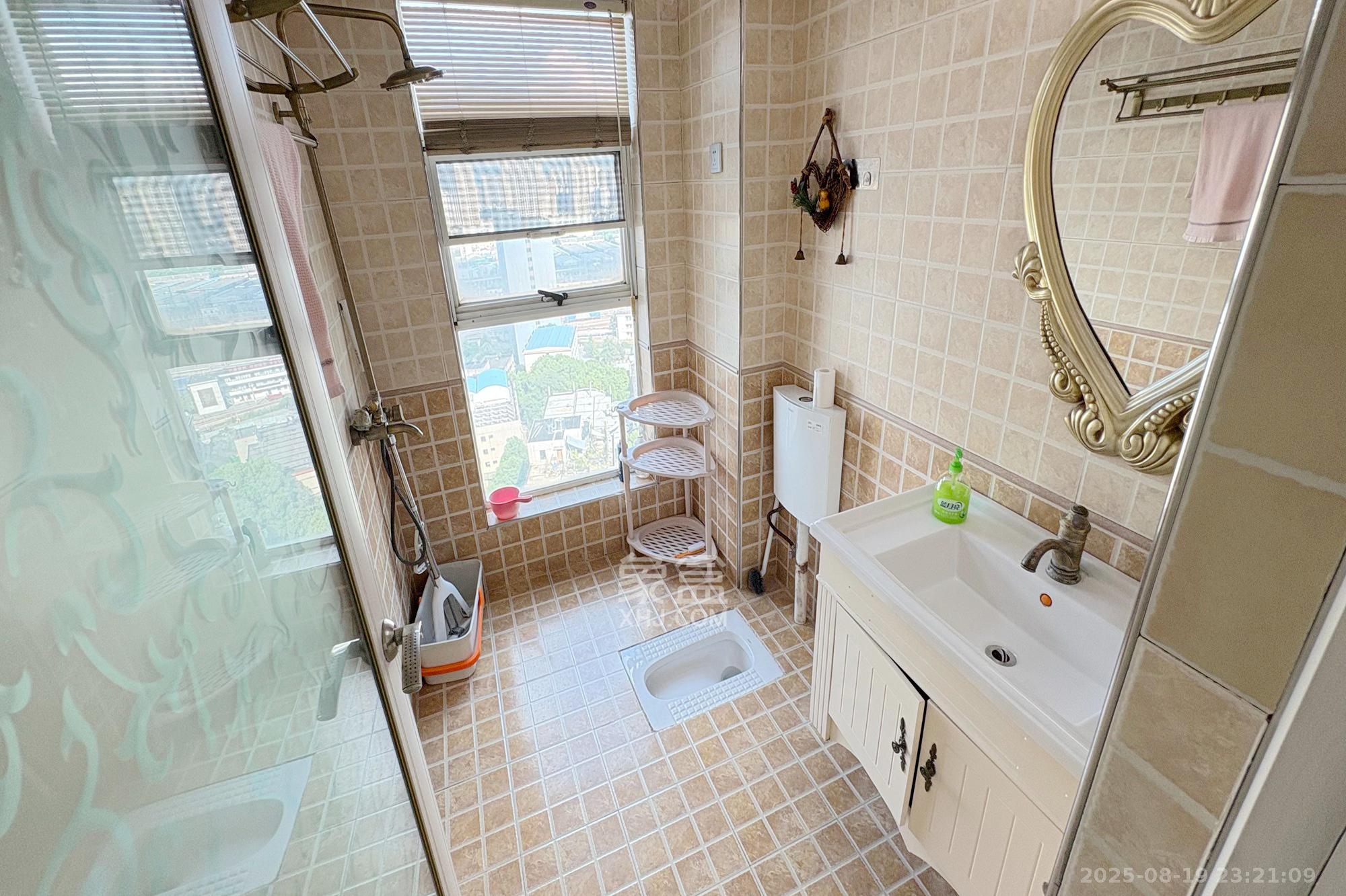 融圣国际  2室1厅1卫    118.0万卫生间