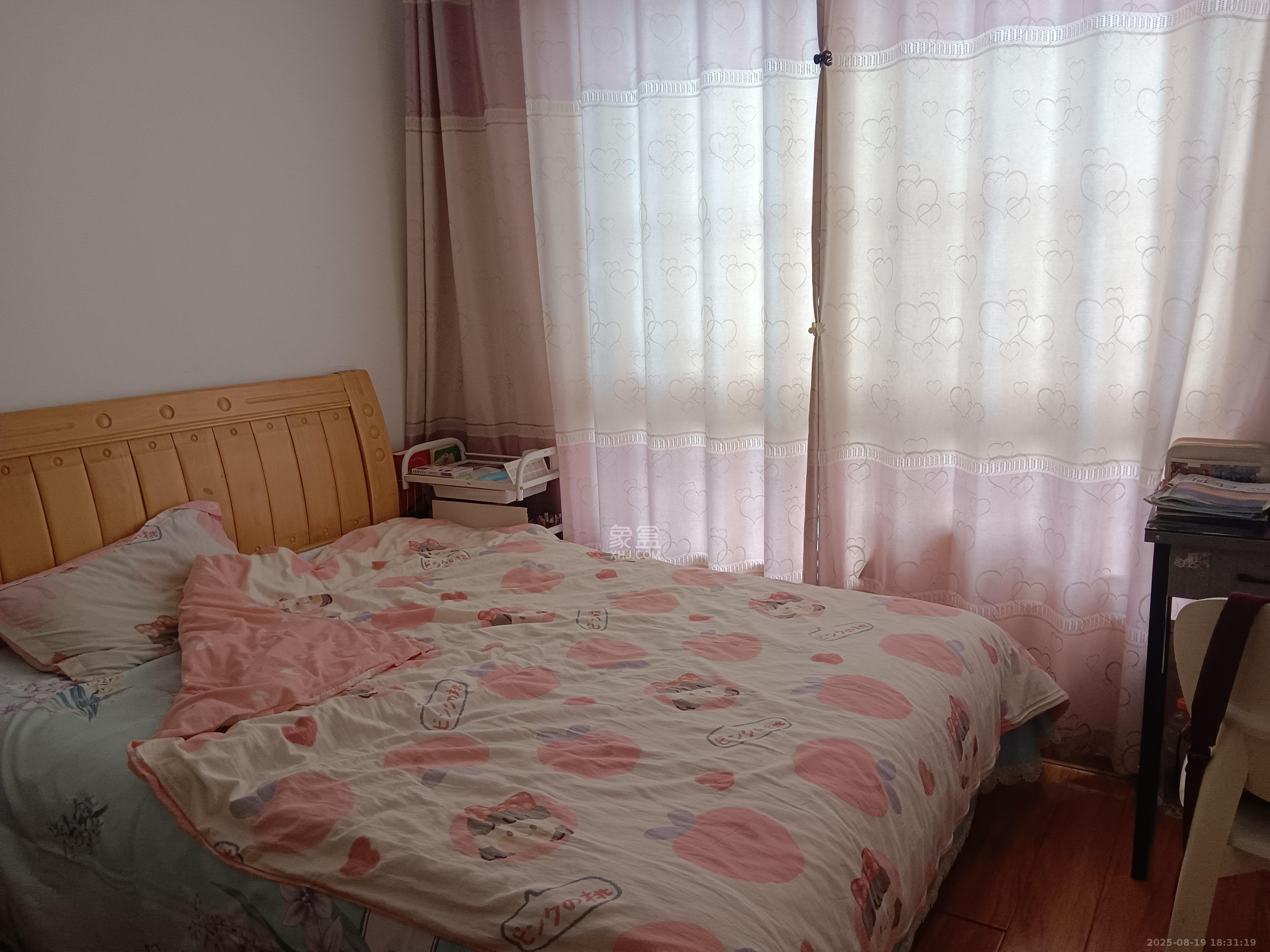 领东汇 4室2厅2卫 2600.0元/月 领东汇 4室2厅2卫 2600.0元/月室内图