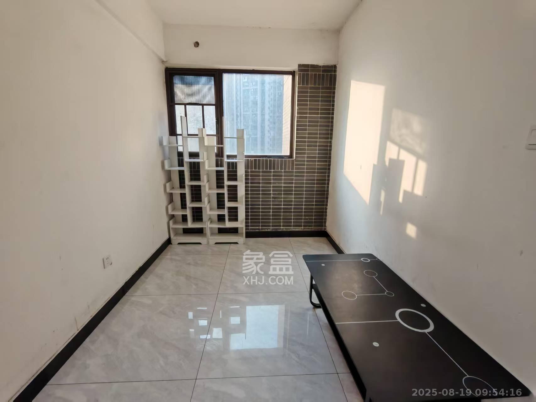 时代倾城三期  3室2厅2卫    1950.0元/月 时代倾城三期  3室2厅2卫    1950.0元/月室内图