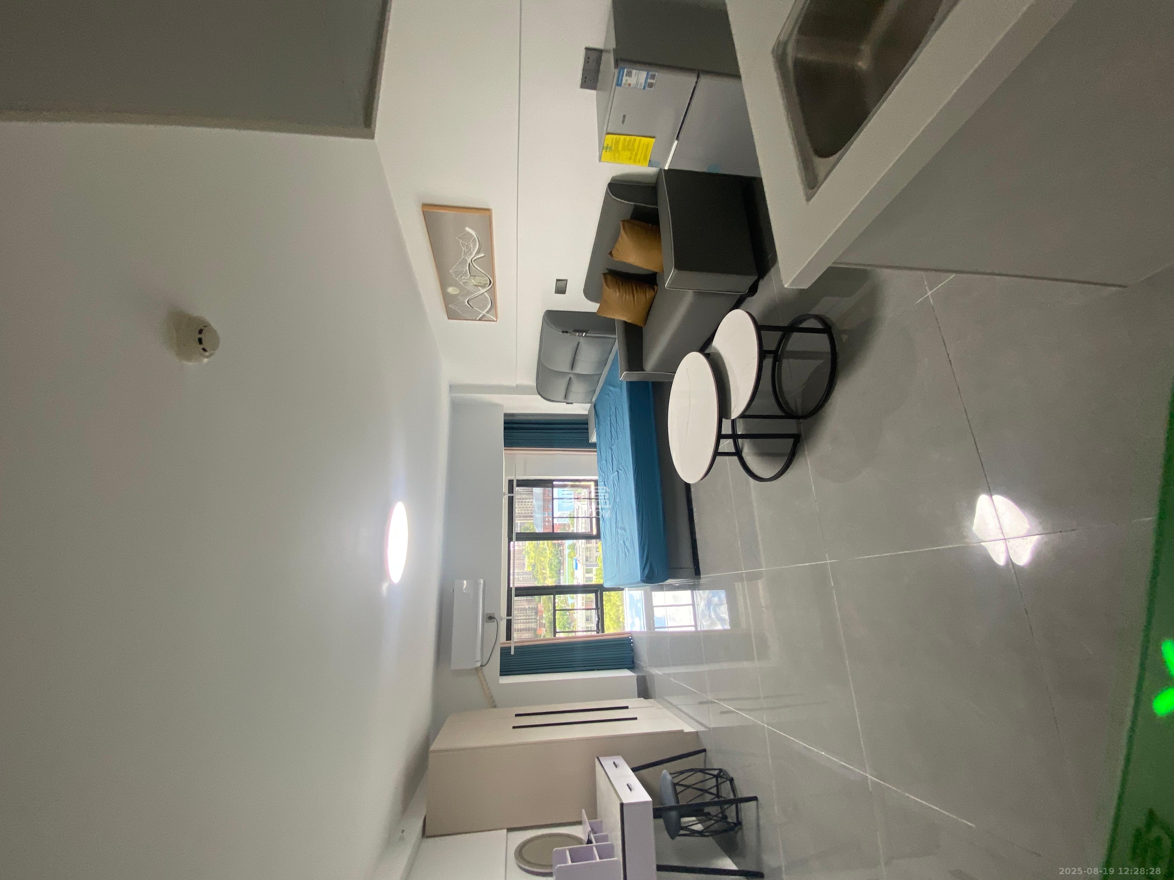 龙湖新壹城  1室0厅0卫    1400.0元/月 龙湖新壹城  1室0厅0卫    1400.0元/月室内图