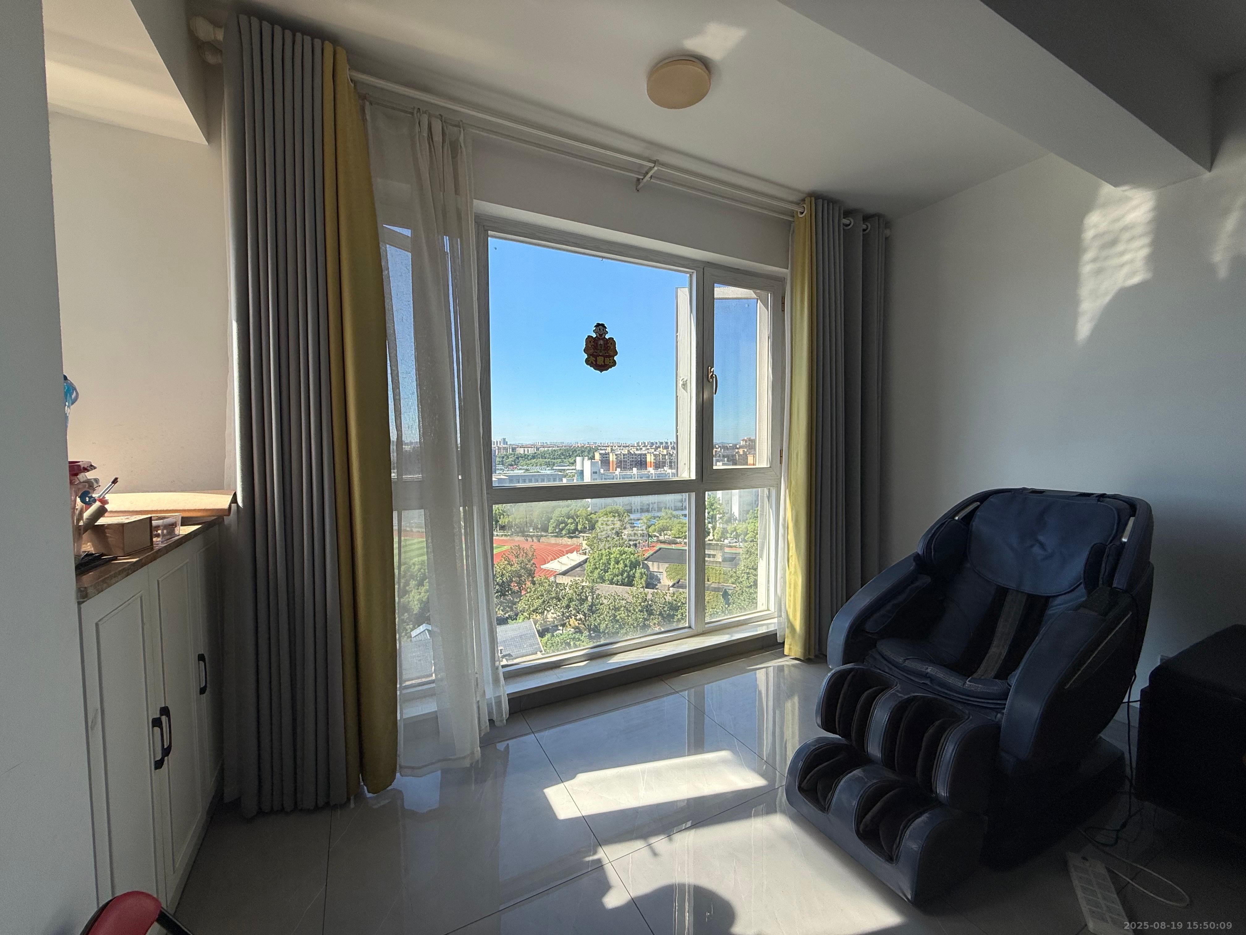 金桂小区一期 3室2厅2卫 2900.0元/月 金桂小区一期 3室2厅2卫 2900.0元/月室内图