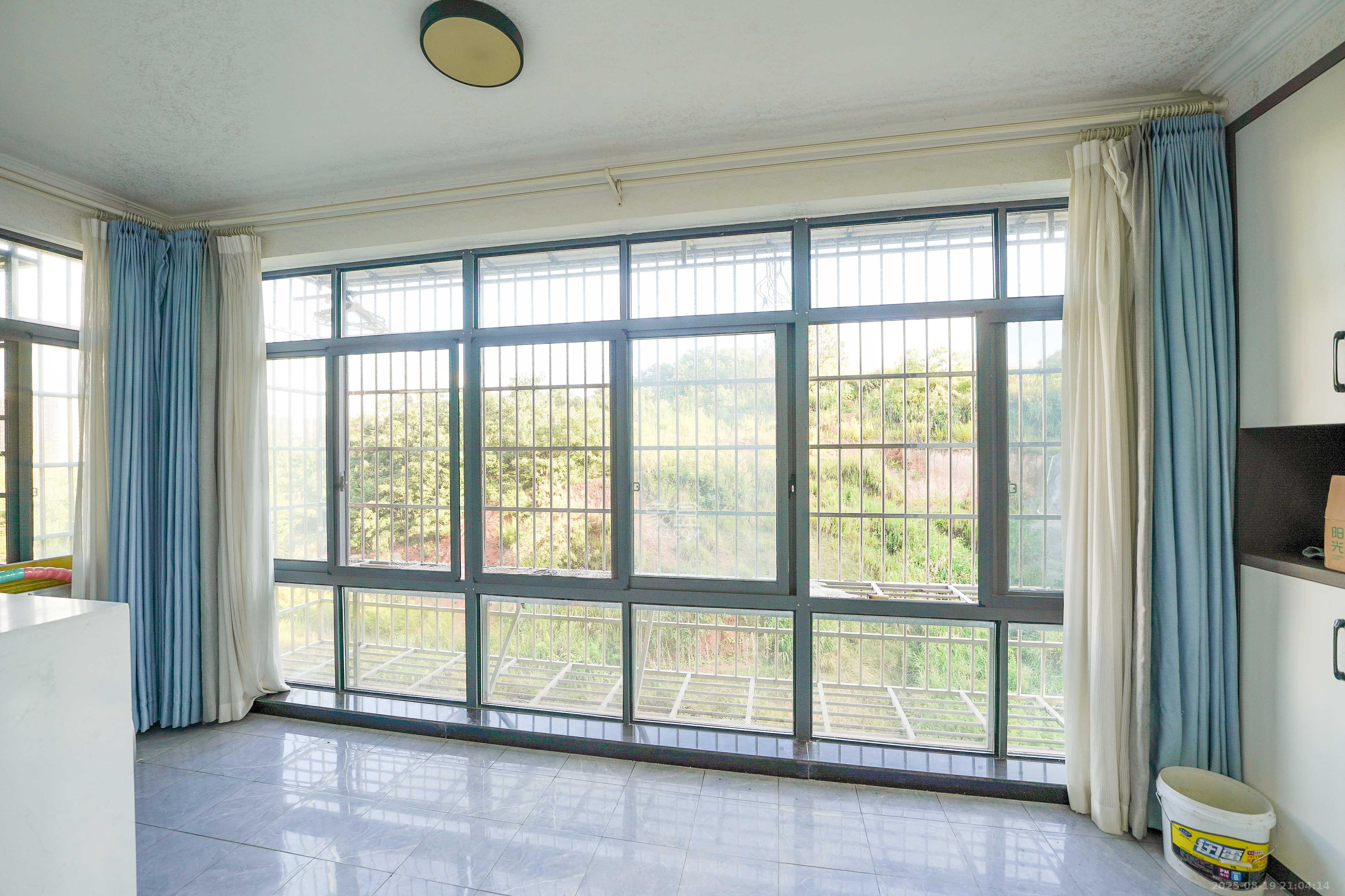 金谷豪庭 2室2厅1卫 52.8万 金谷豪庭 2室2厅1卫 52.8万阳台