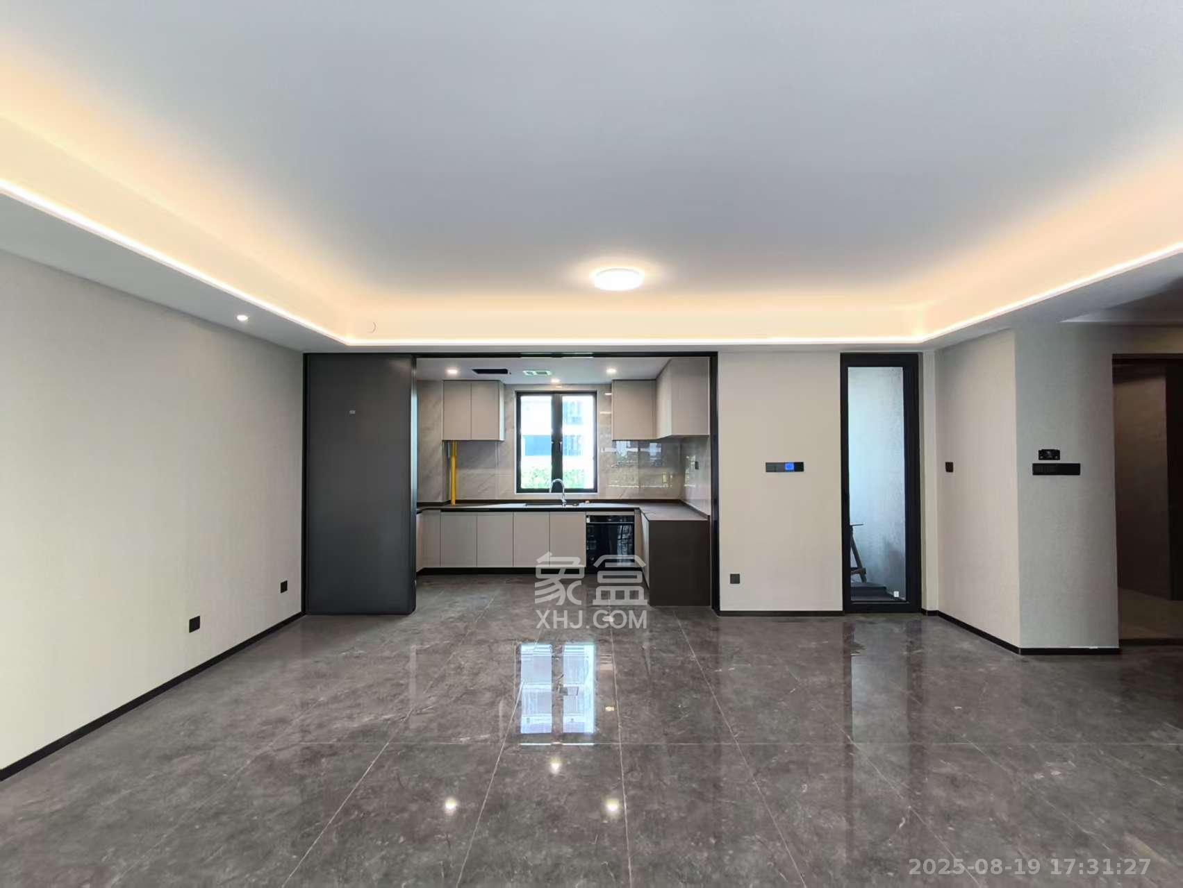 龙湖天璞  4室2厅3卫    4800.0元/月室内图