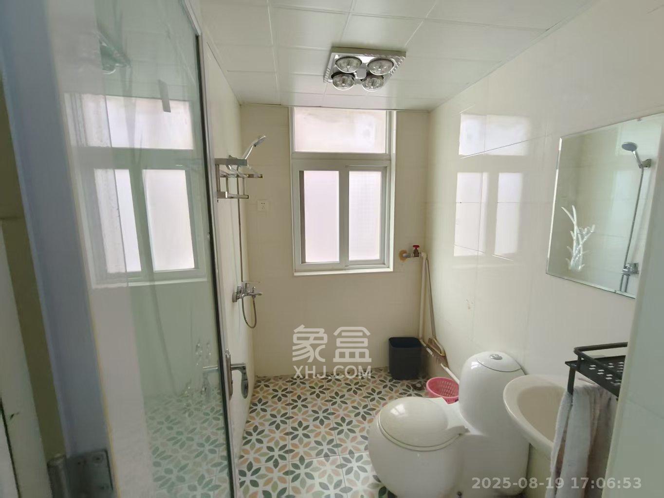 德政园 3室2厅2卫 2400.0元/月 德政园 3室2厅2卫 2400.0元/月室内图