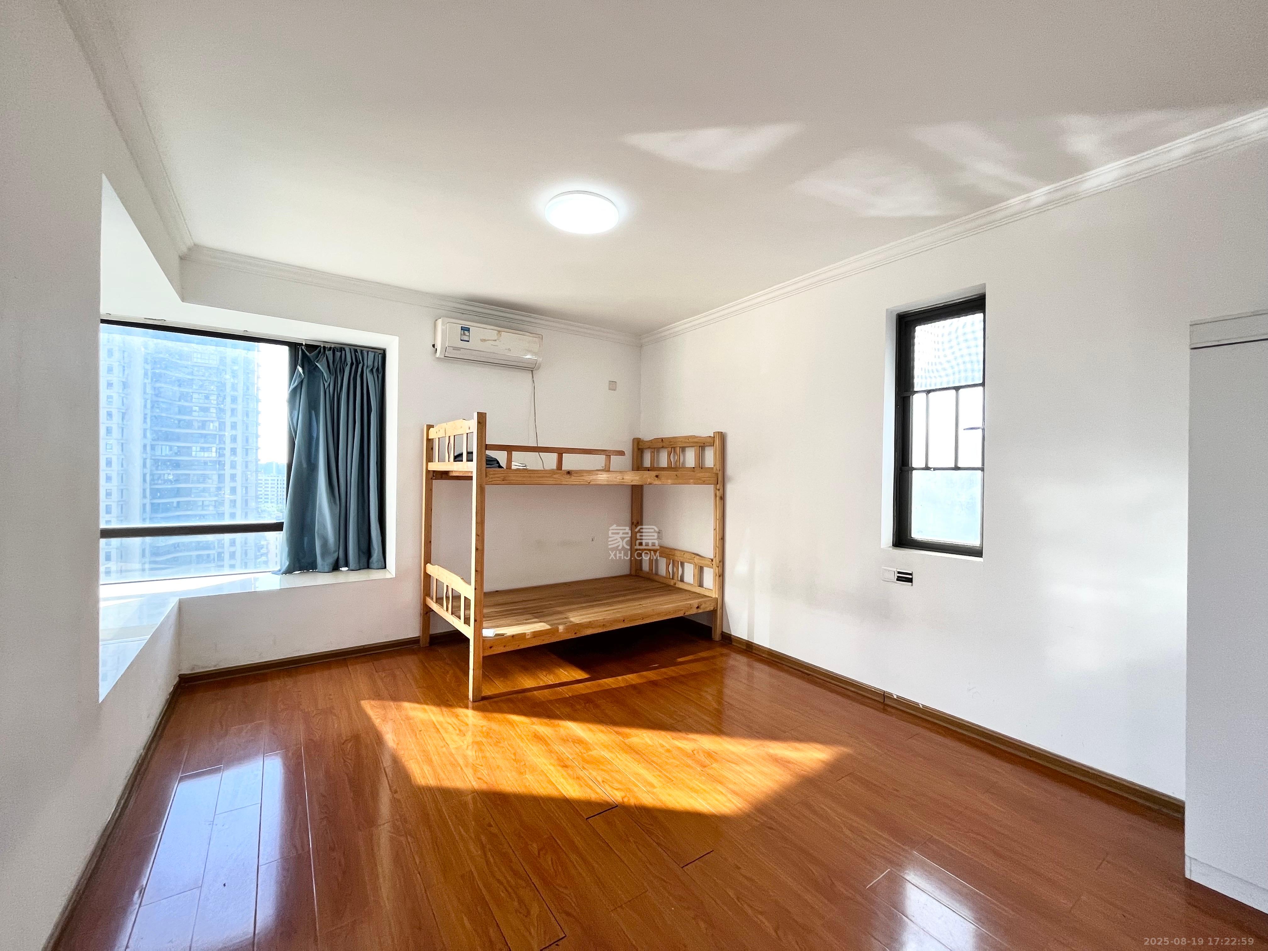 保利麓谷林语E区 4室2厅2卫 2600.0元/月 保利麓谷林语E区 4室2厅2卫 2600.0元/月室内图