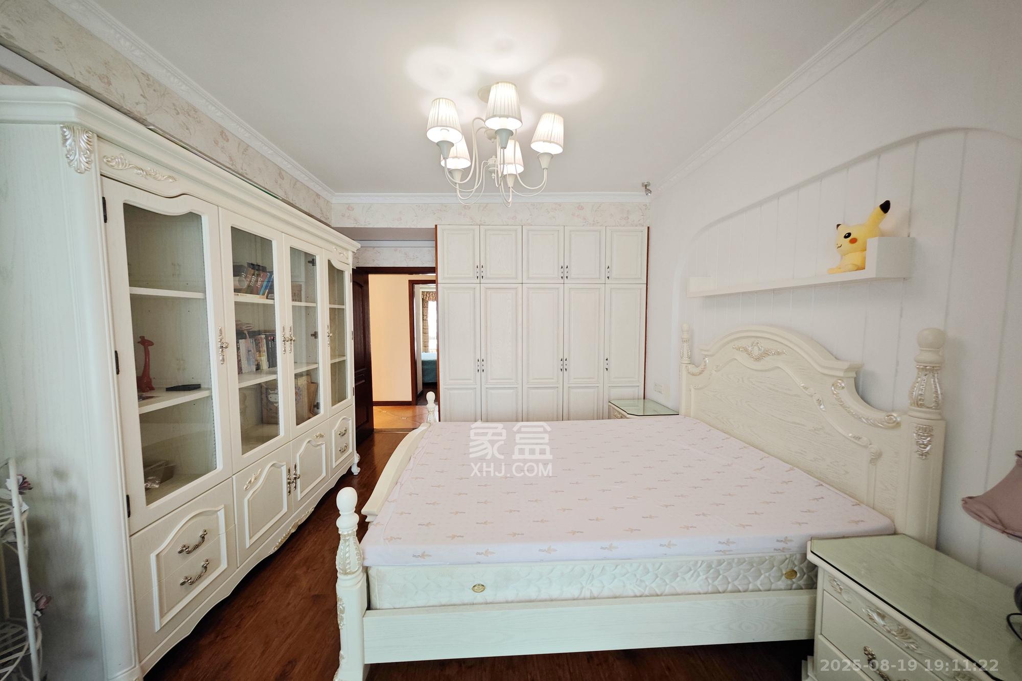 新城新世界一二三期 4室2厅2卫 218.0万 新城新世界一二三期 4室2厅2卫 218.0万卧室