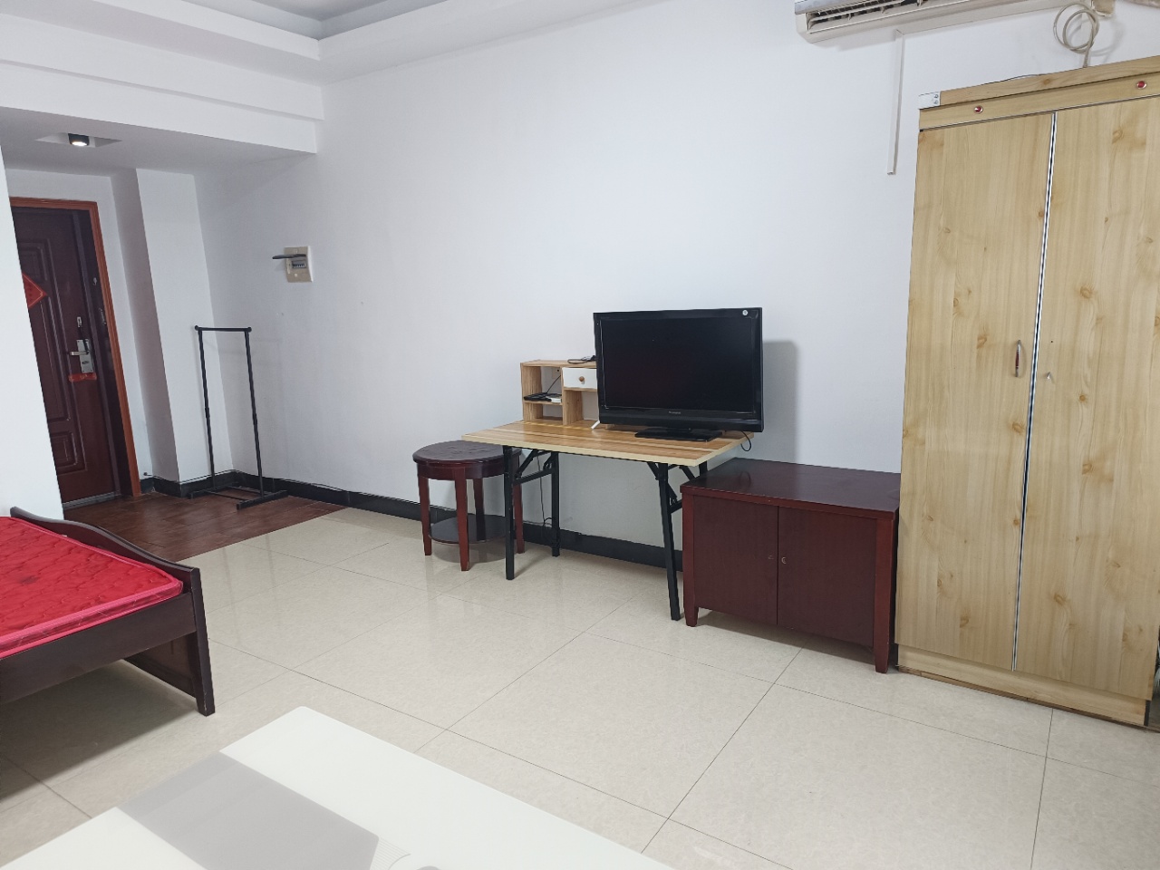 滨江财富中心 1室11厅1卫 800.0元/月 滨江财富中心 1室11厅1卫 800.0元/月室内图