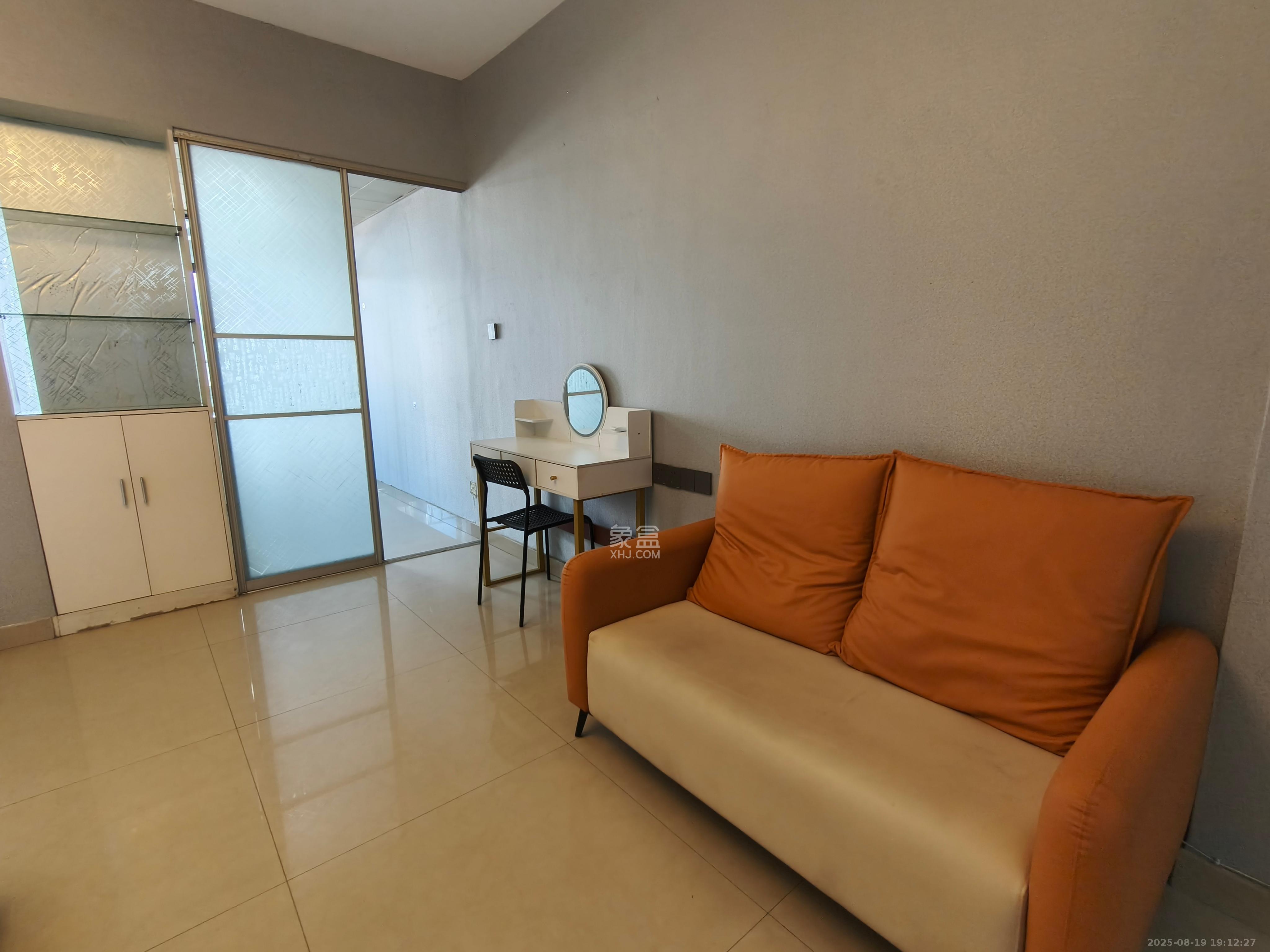 欧陆经典 1室2厅1卫 2580.0元/月 欧陆经典 1室2厅1卫 2580.0元/月室内图