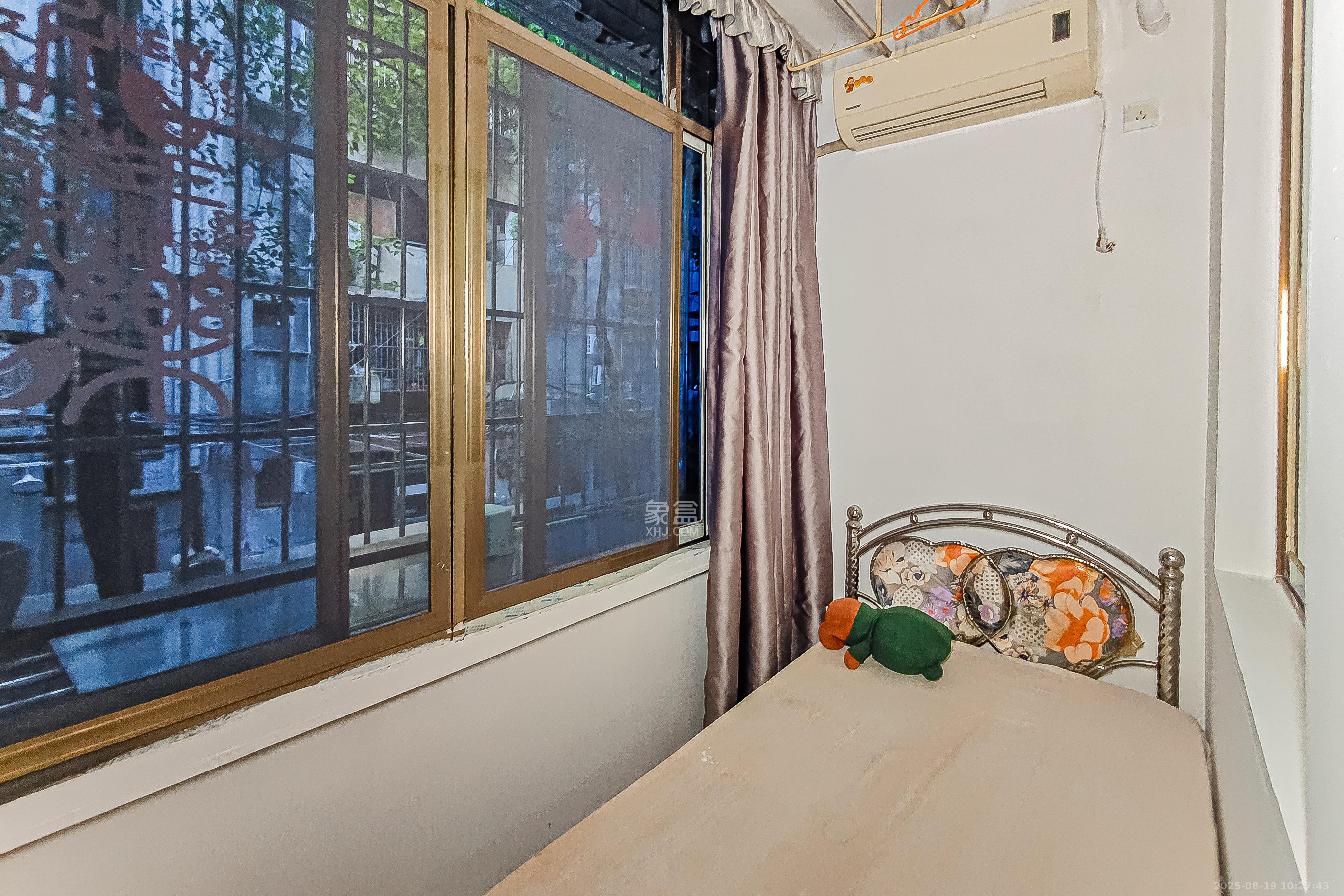 省水院宿舍  2室2厅1卫    69.8万 省水院宿舍  2室2厅1卫    69.8万卧室