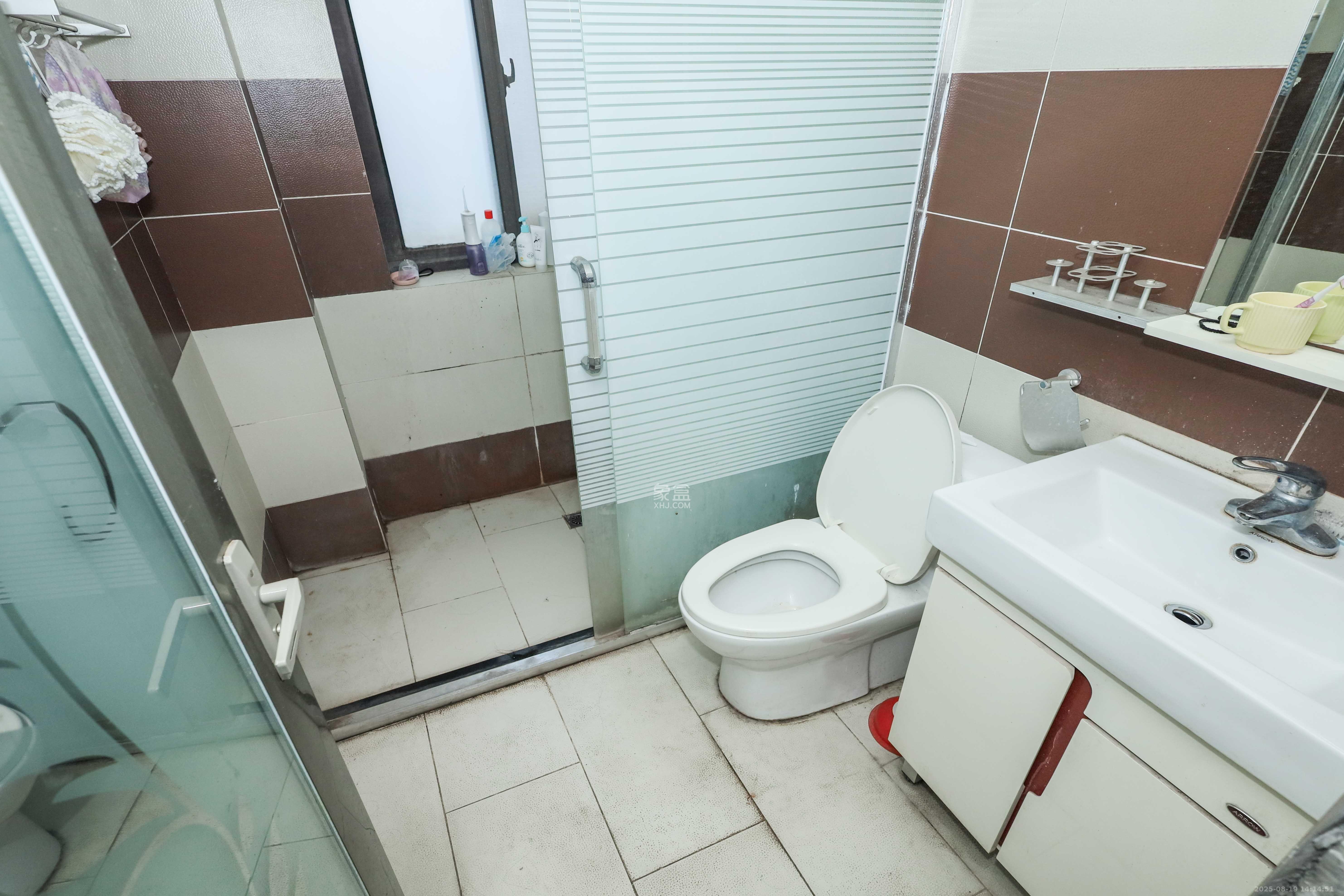 保利麓谷林语E区 3室2厅1卫 2700.0元/月 保利麓谷林语E区 3室2厅1卫 2700.0元/月室内图