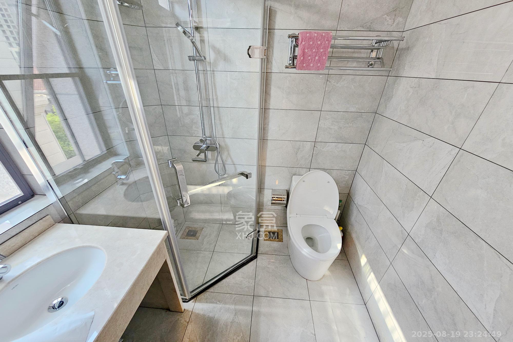 明昇壹城（明昇时代广场）一期  4室2厅2卫    358.0万其他