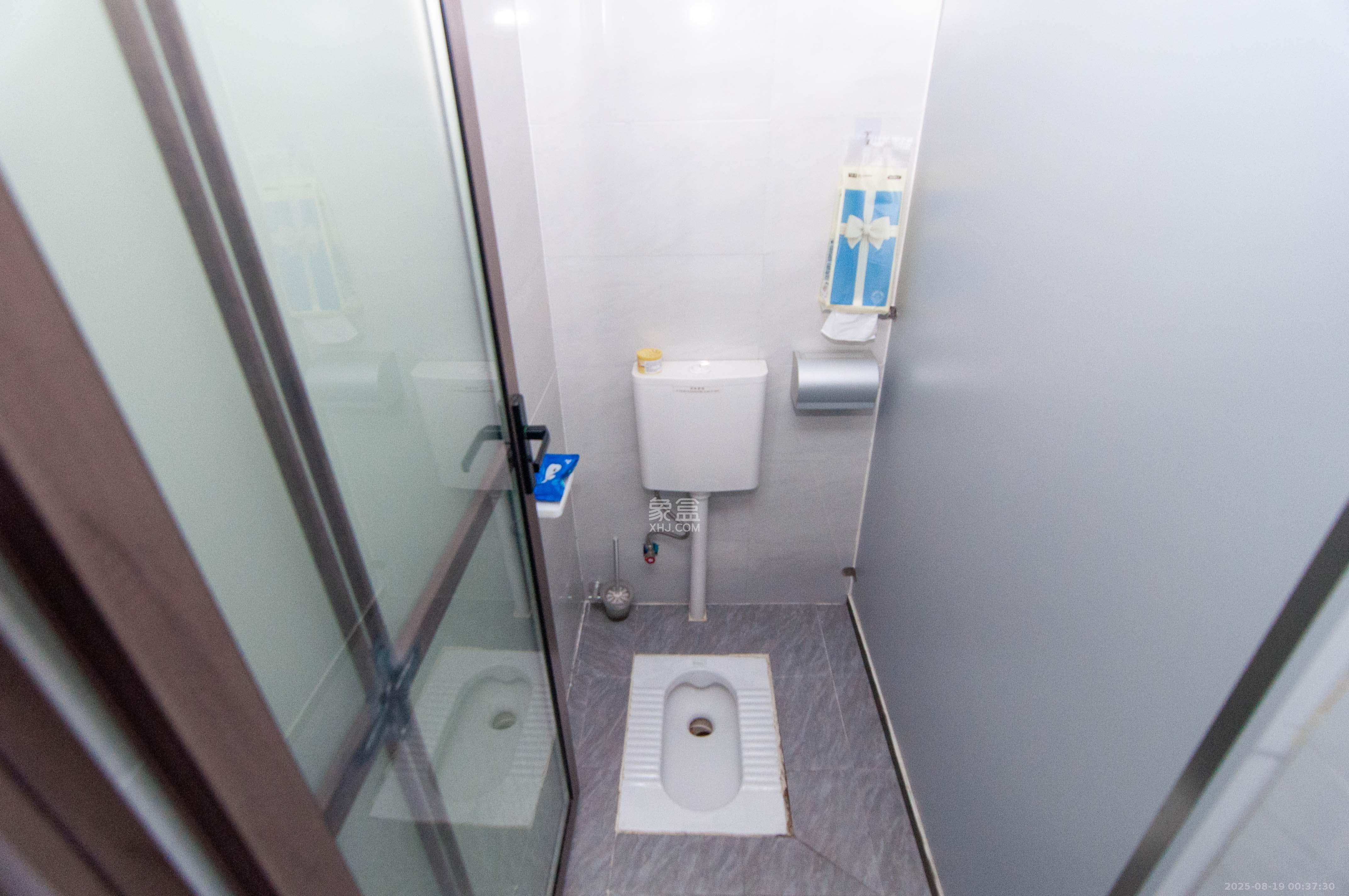 奥园城市天骄一期  1室1厅2卫    95.0万 奥园城市天骄一期  1室1厅2卫    95.0万卫生间