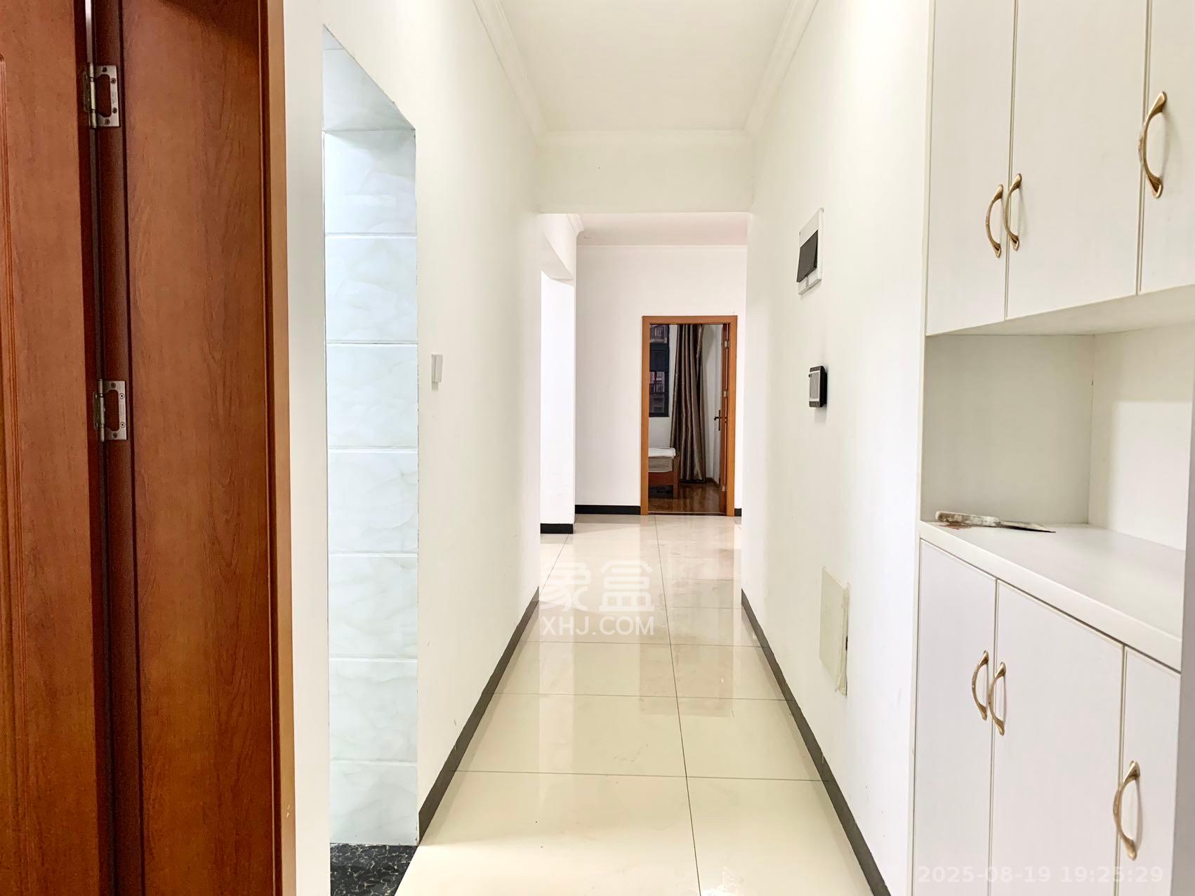 高升时代广场(冠铭商务中心)  4室2厅2卫    3000.0元/月 高升时代广场(冠铭商务中心)  4室2厅2卫    3000.0元/月室内图