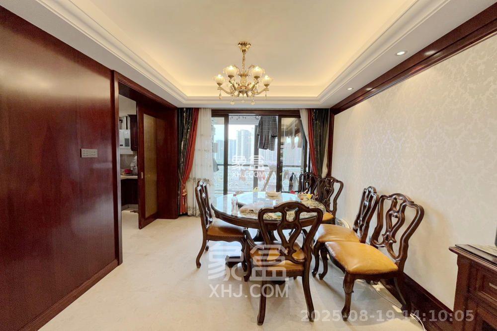 运达中央广场一、二期 3室2厅2卫 11000.0元/月 运达中央广场一、二期 3室2厅2卫 11000.0元/月室内图