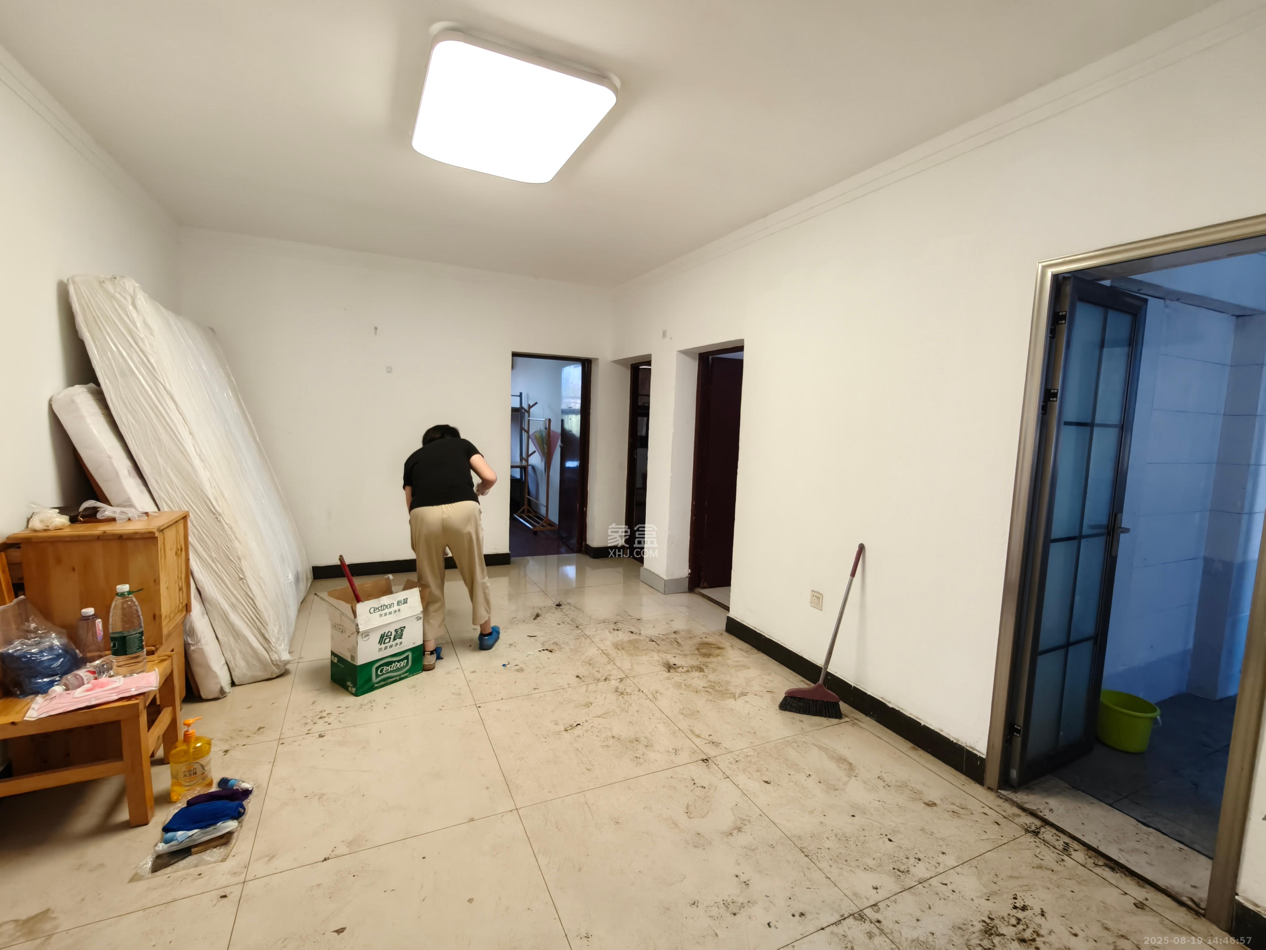 化龙池散盘 3室1厅1卫 2600.0元/月 化龙池散盘 3室1厅1卫 2600.0元/月室内图